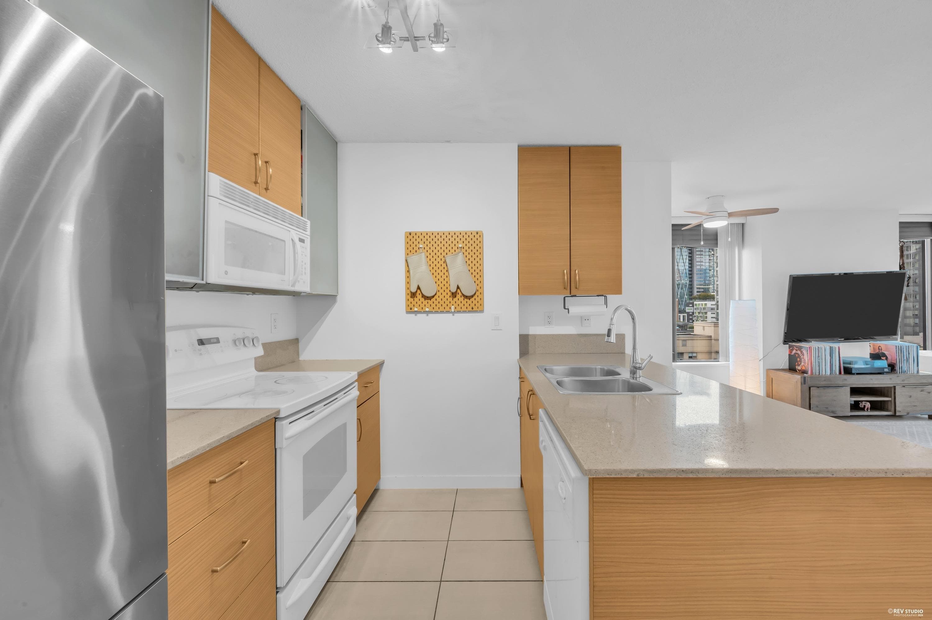 1401 - 928 Homer Street, Vancouver, V6B 1T7 — photo 4