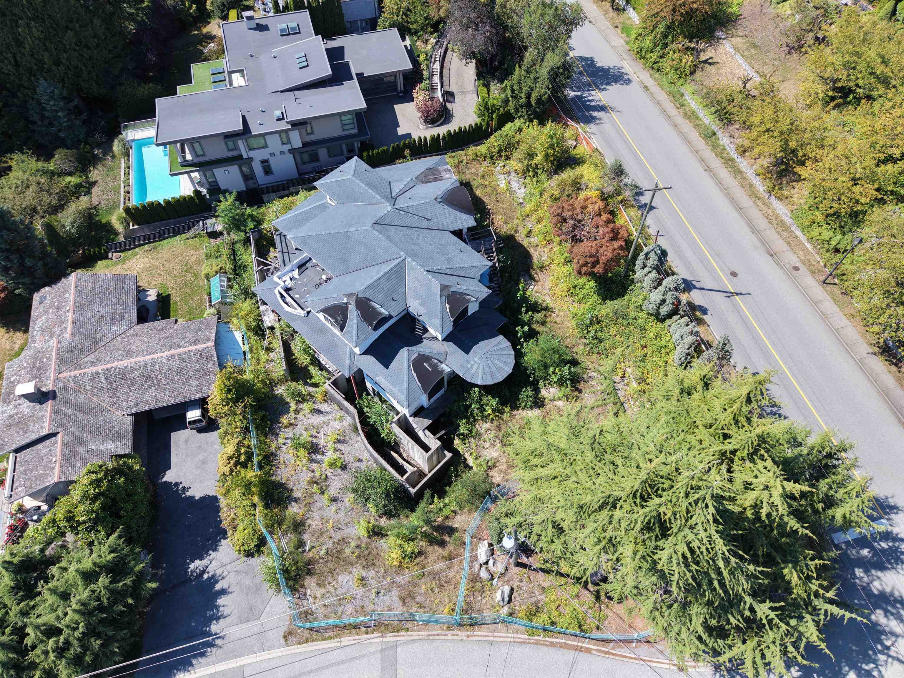 1889 Orchard Way, West Vancouver, V7V 4G1 — photo 1