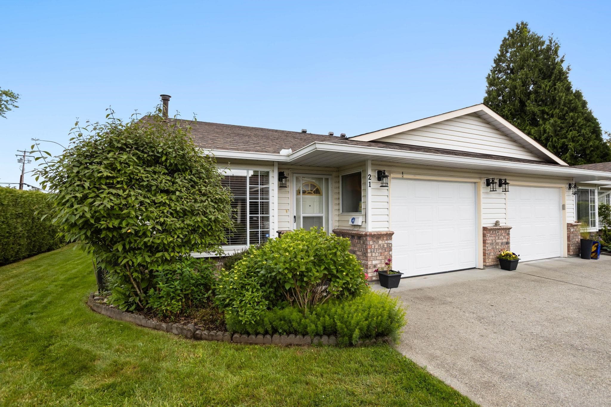 21 - 12276 189a Street, Pitt Meadows, V3Y 2G2 — photo 2