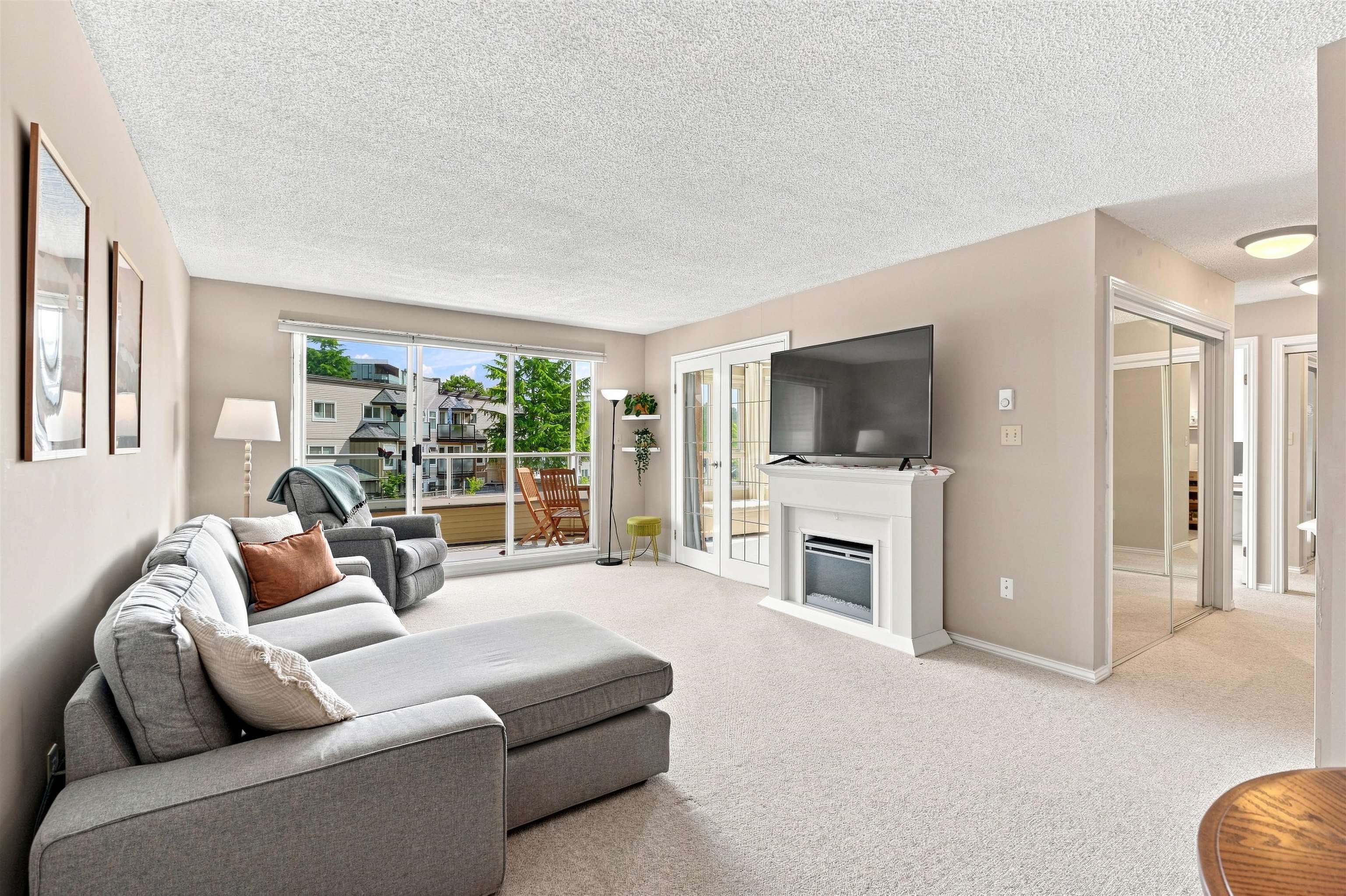 203 - 1840 E Southmere Crescent, Surrey, V4A 9C5 — photo 1