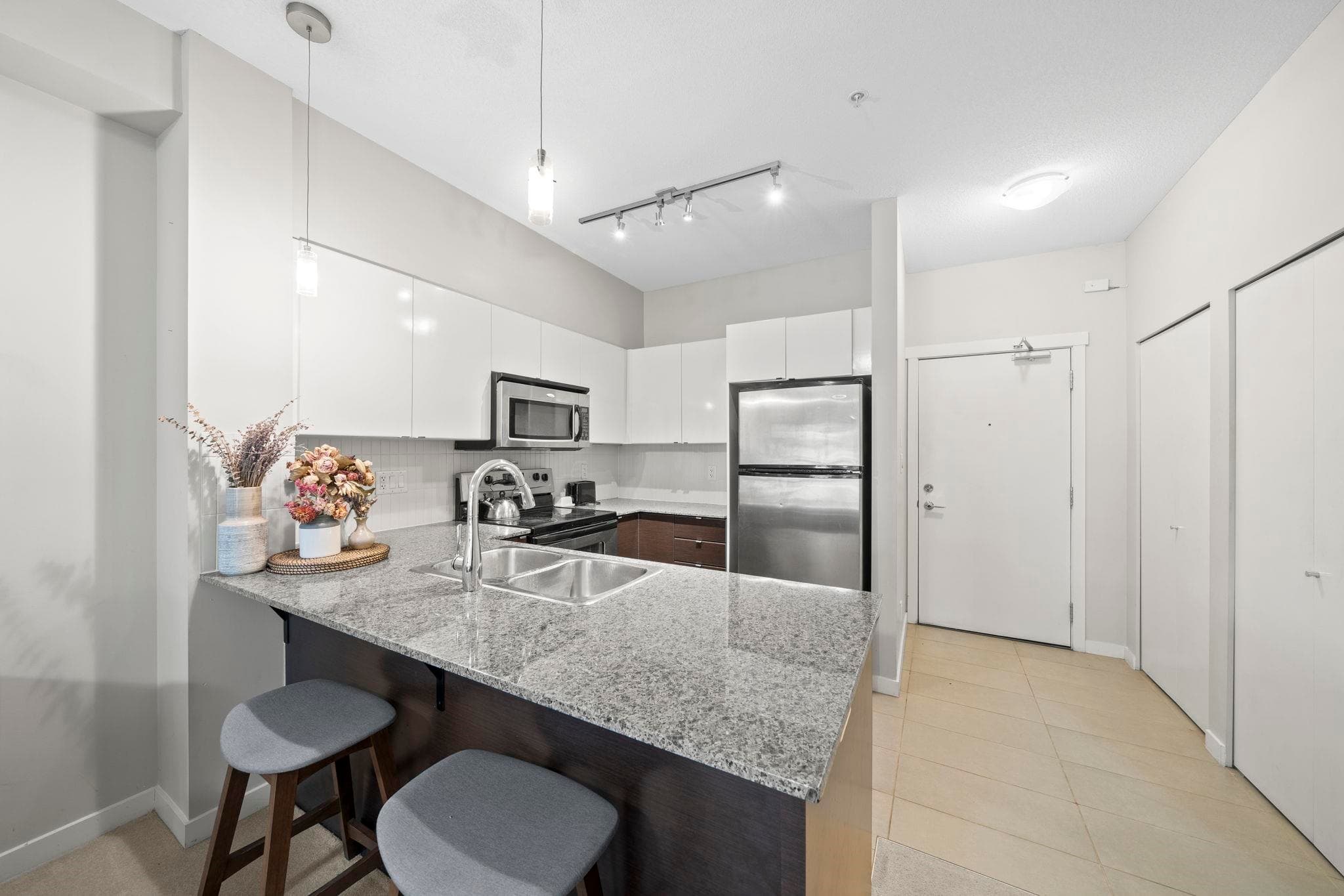 216 - 13733 107a Avenue, Surrey