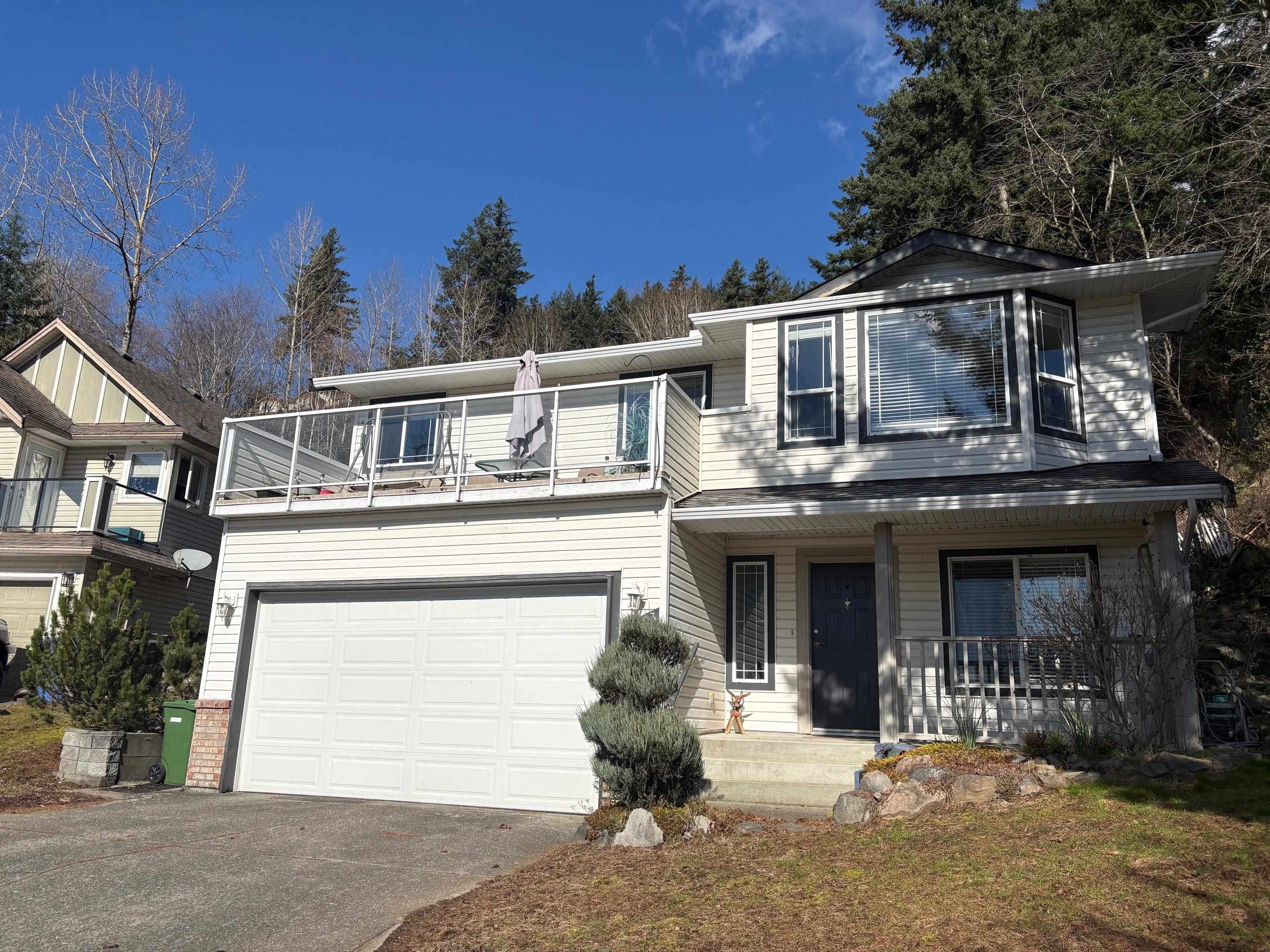 35543 Dina Place, Abbotsford, V3G 1L7 — photo 1