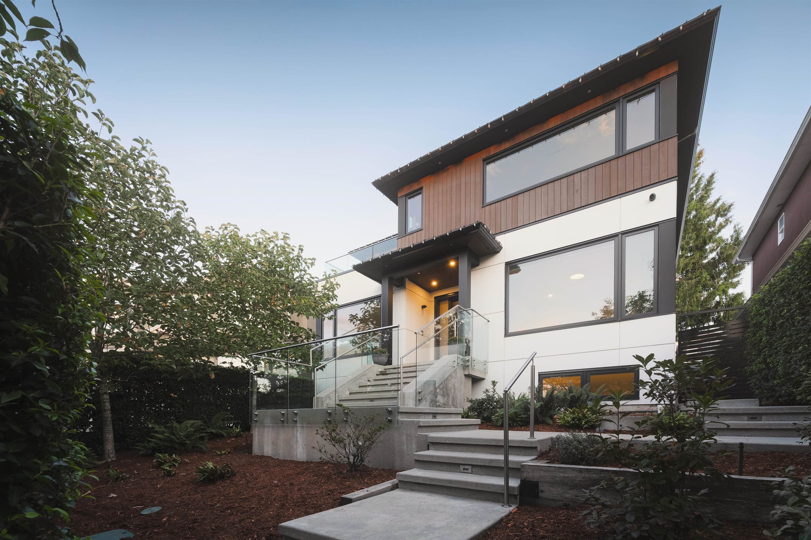 50 Dieppe Place, Vancouver, V5M 4A3 — photo 1