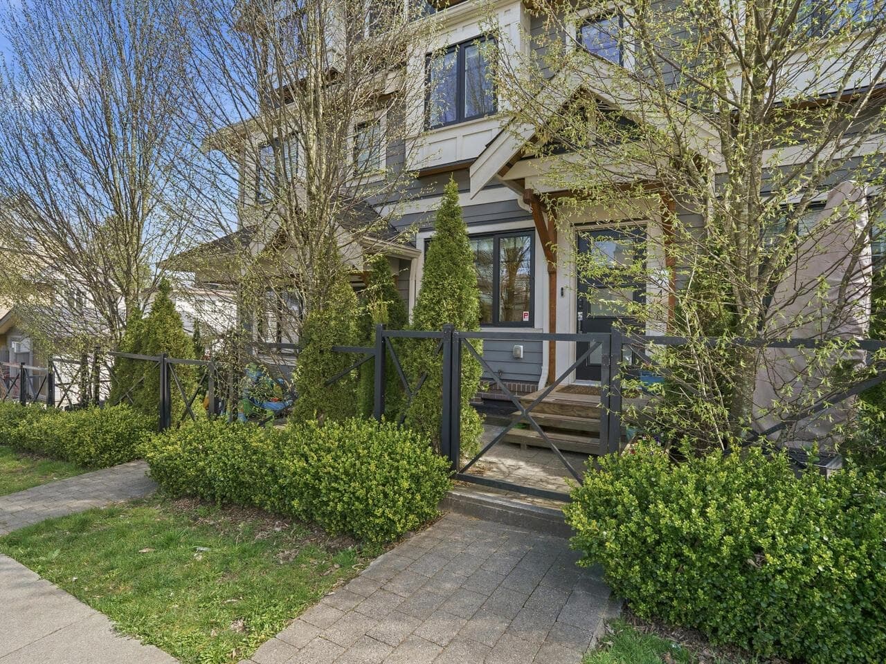 2468 St. Catherines Street, Vancouver, V5T 0H4 — photo 2