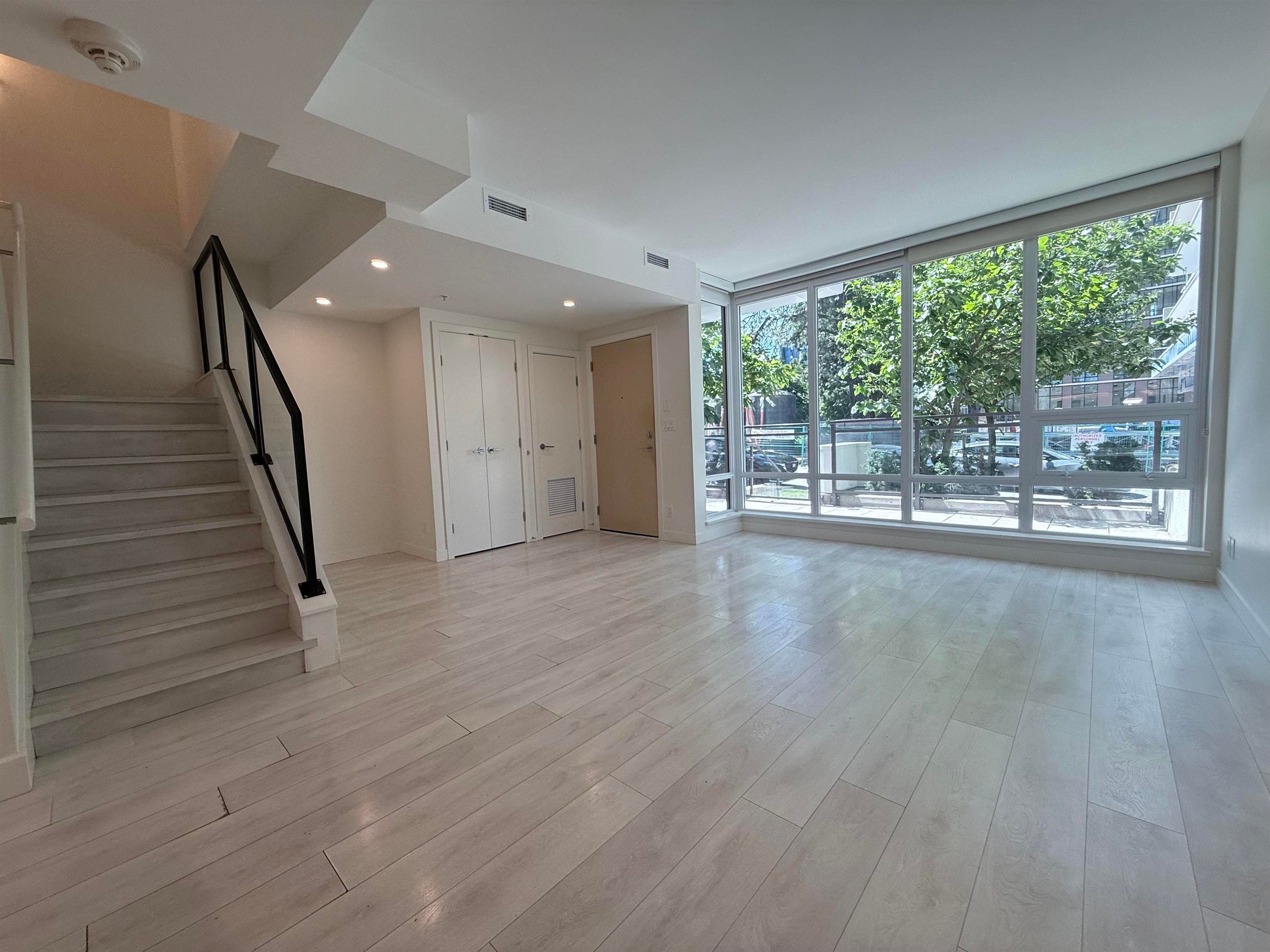 TH10 - 10388 133 Street, Surrey, V3T 0R2 — photo 2