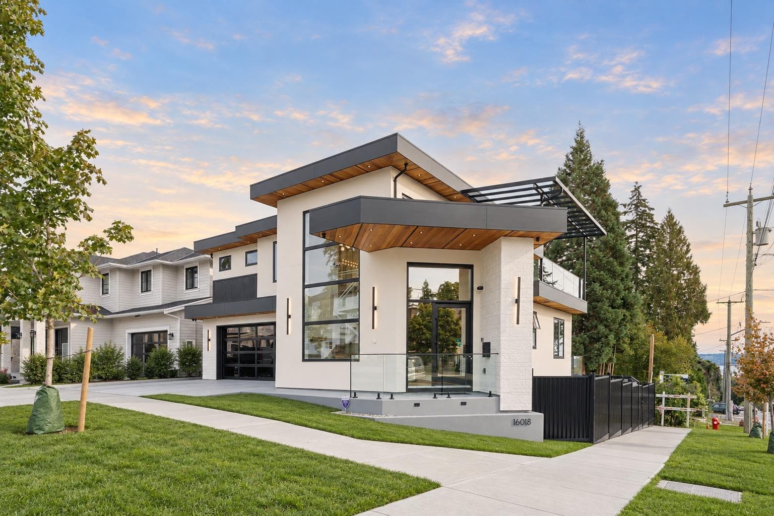 16018 9a Avenue, Surrey, V4A 9A7 — photo 1