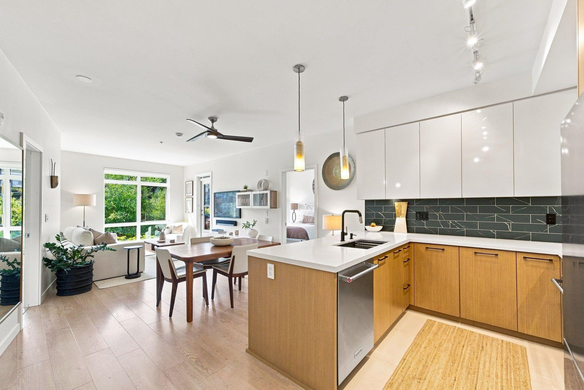 318 - 22 E Royal Avenue, New Westminster, V3L 0H1 — photo 1
