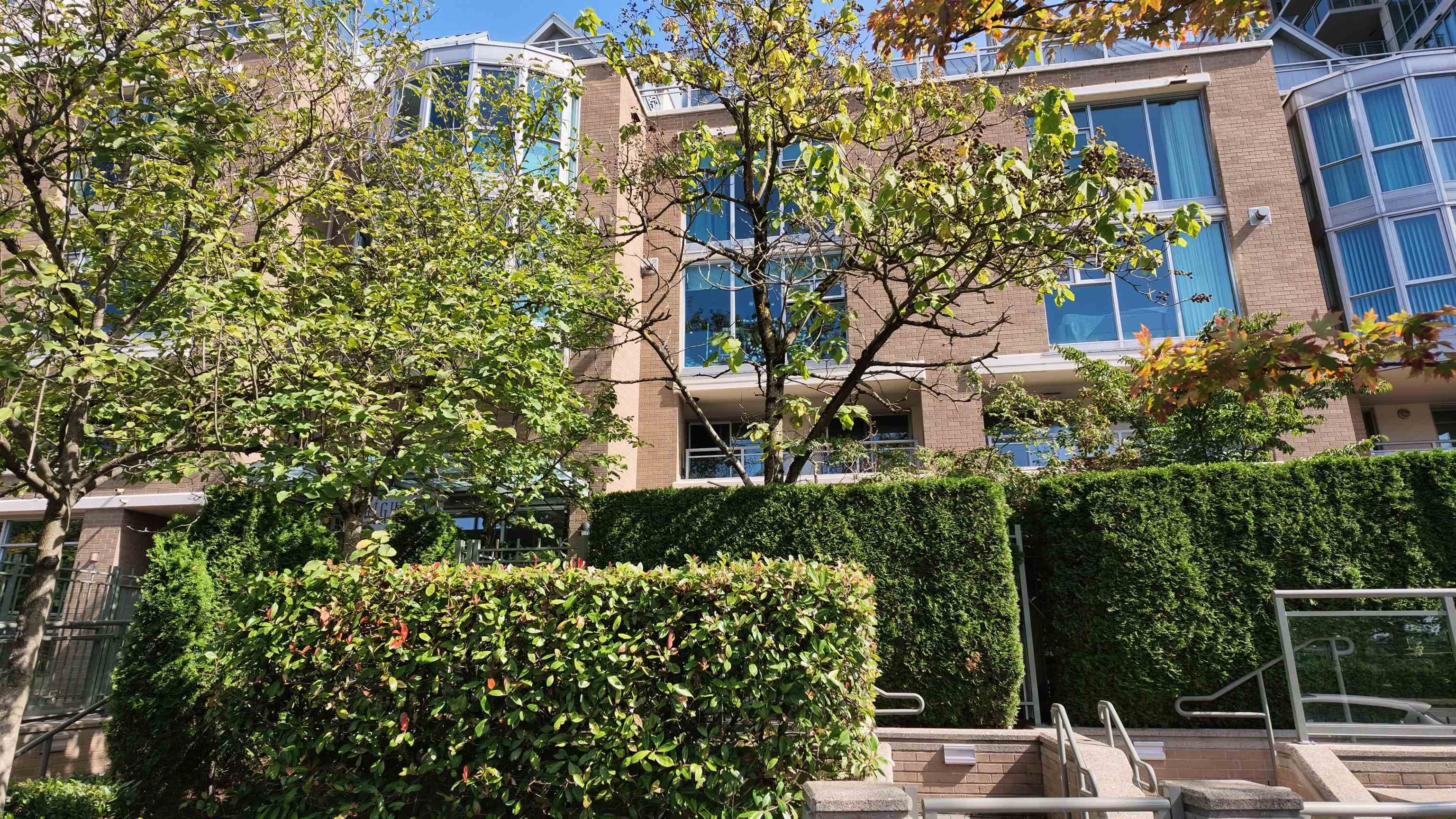 1040 Quebec Street, Vancouver, V6A 4K8 — photo 2