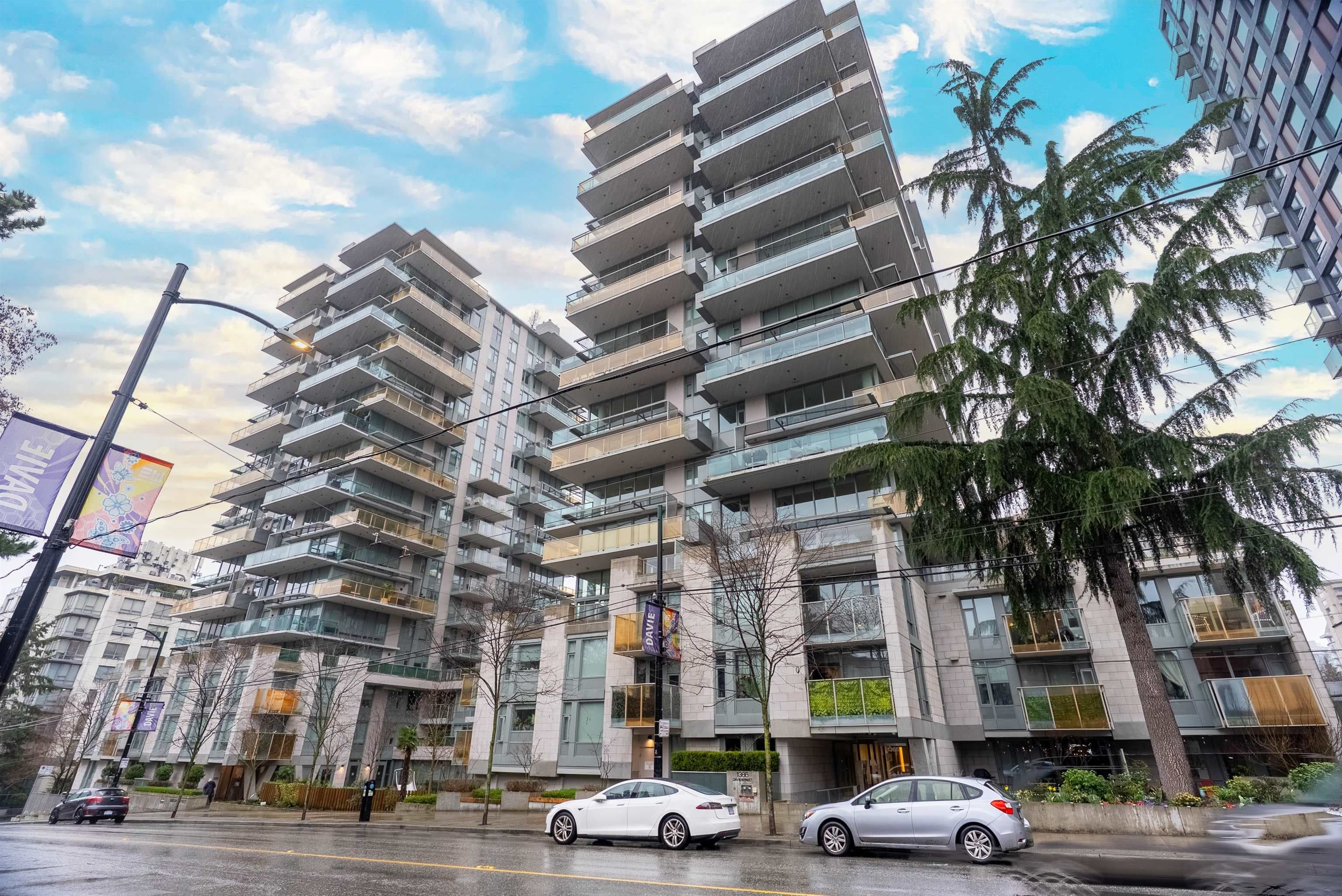 203 - 1365 Davie Street, Vancouver, V6E 1N5 — photo 1