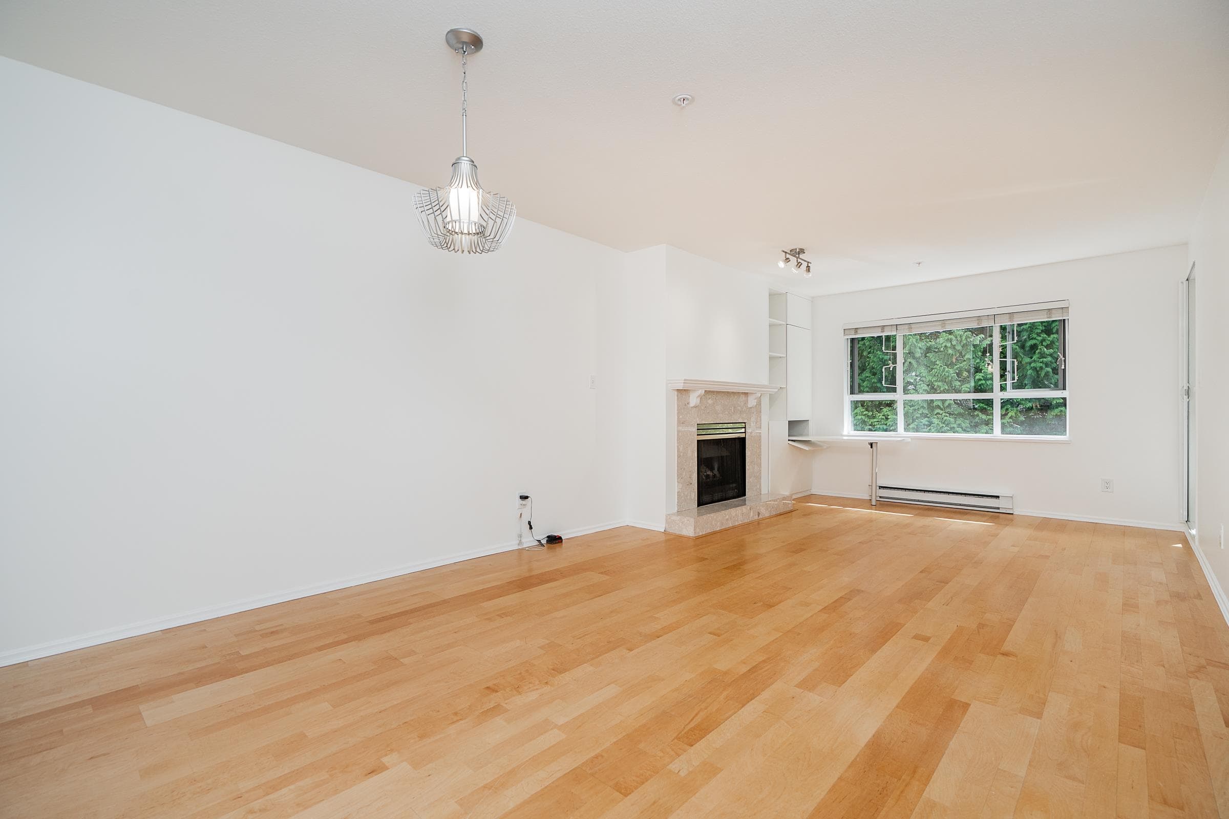 302 - 5577 Smith Avenue, Burnaby, V5H 2K7 — photo 2