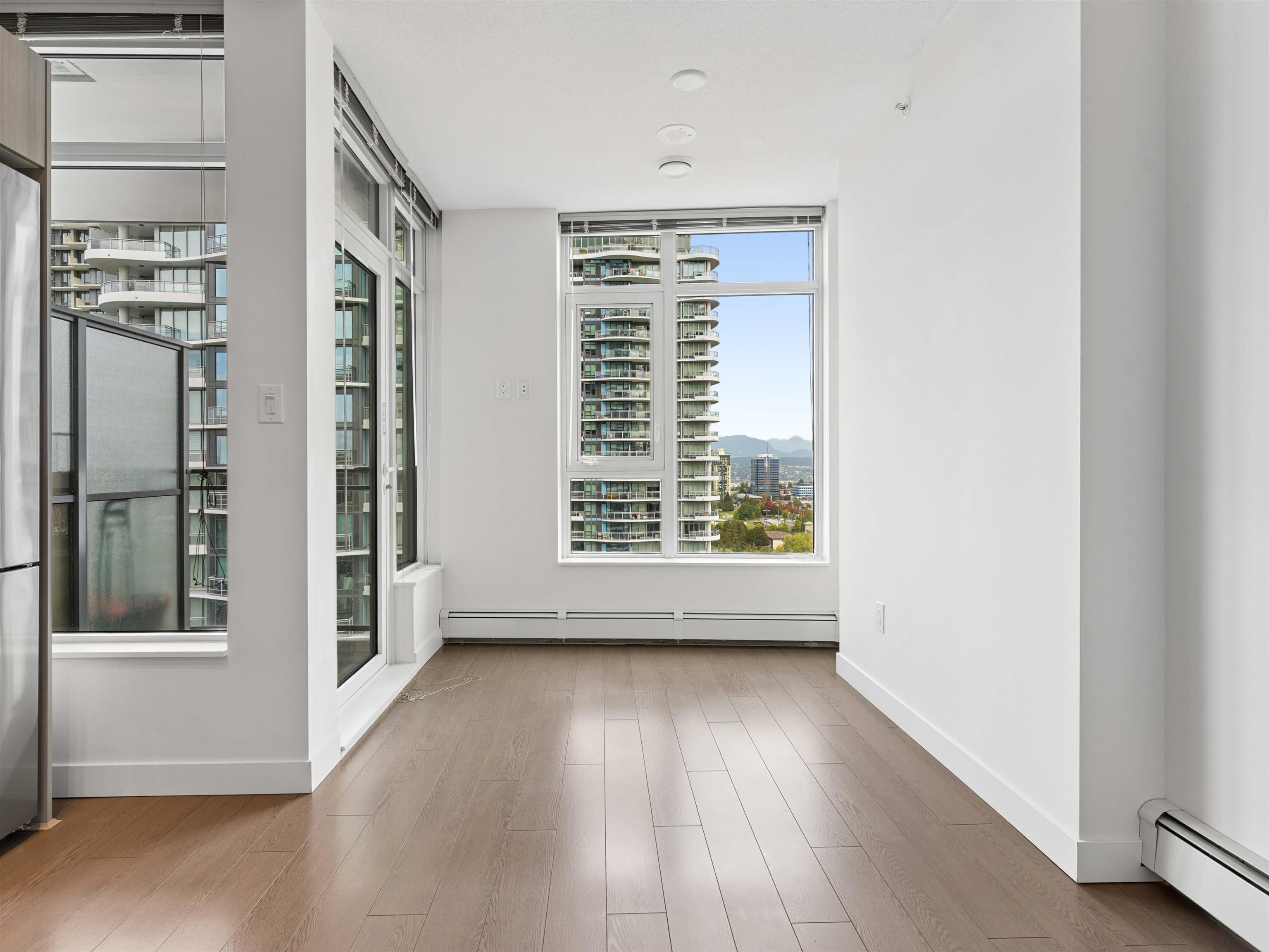 1413 - 13308 Central Avenue, Surrey, V3T 0M4 — photo 4