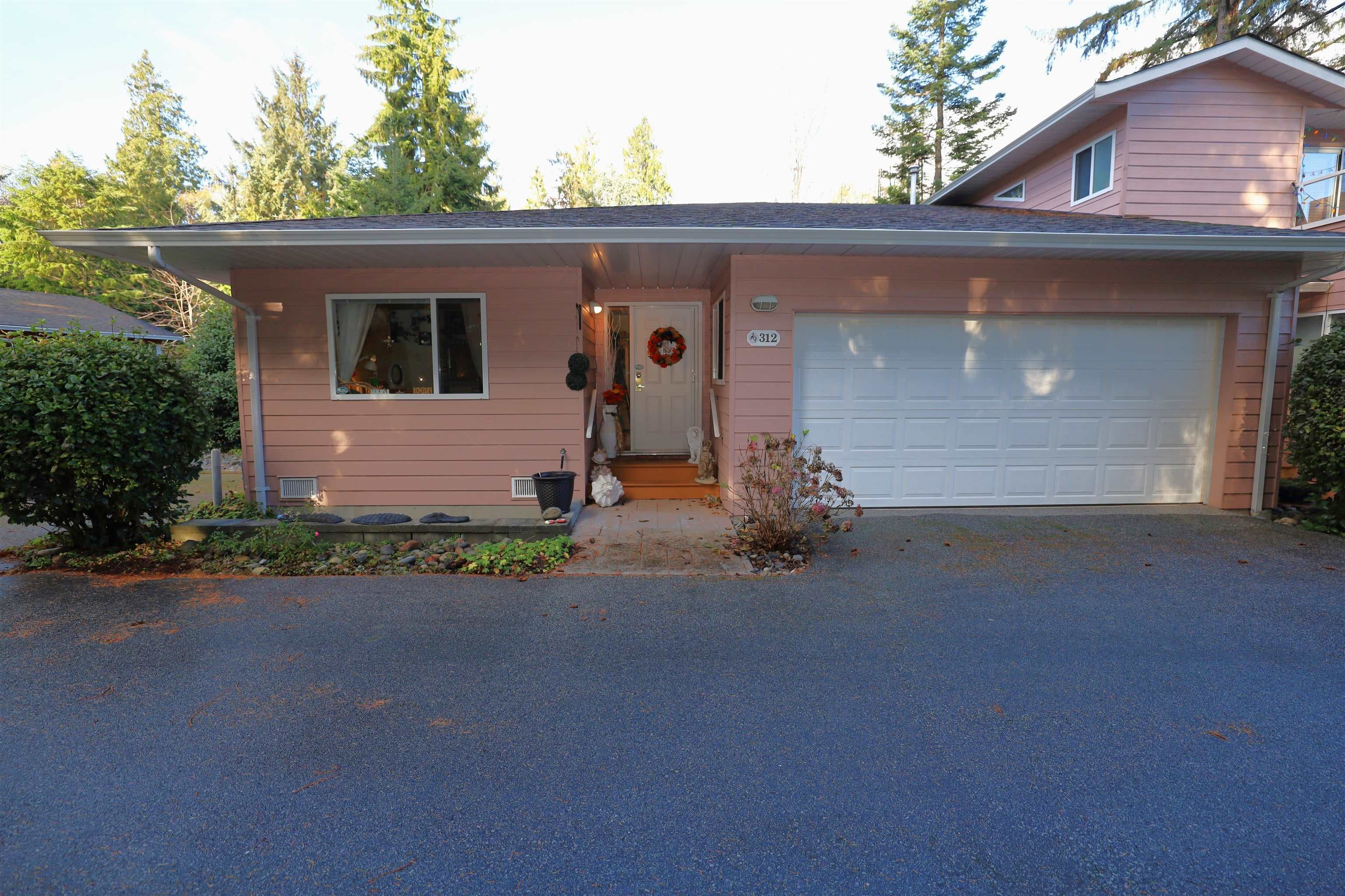 312 - 1585 Field Road, Sechelt, V7Z 0H1 — photo 2