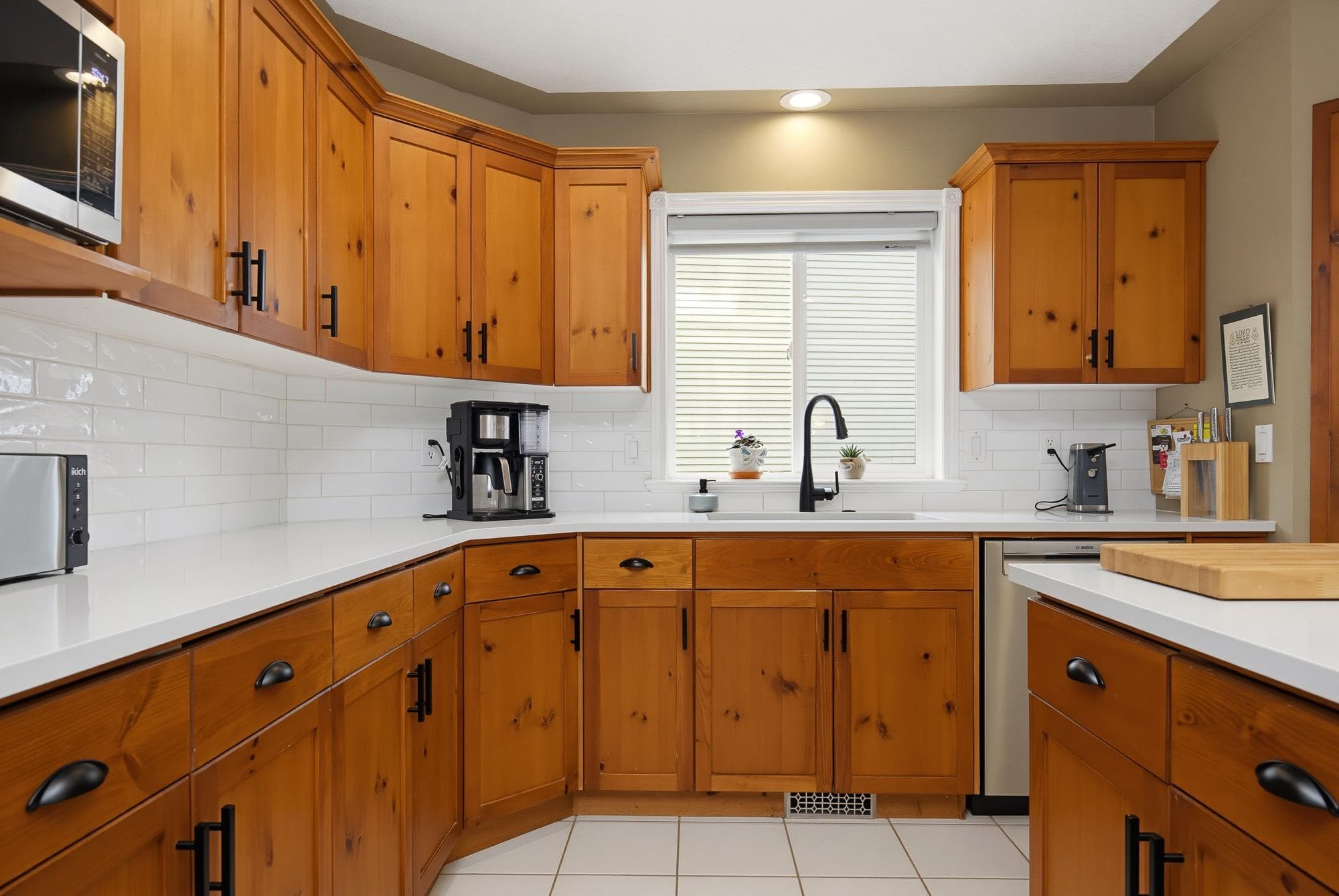 30585 Crestview Avenue, Abbotsford, V2T 6V2 — photo 4