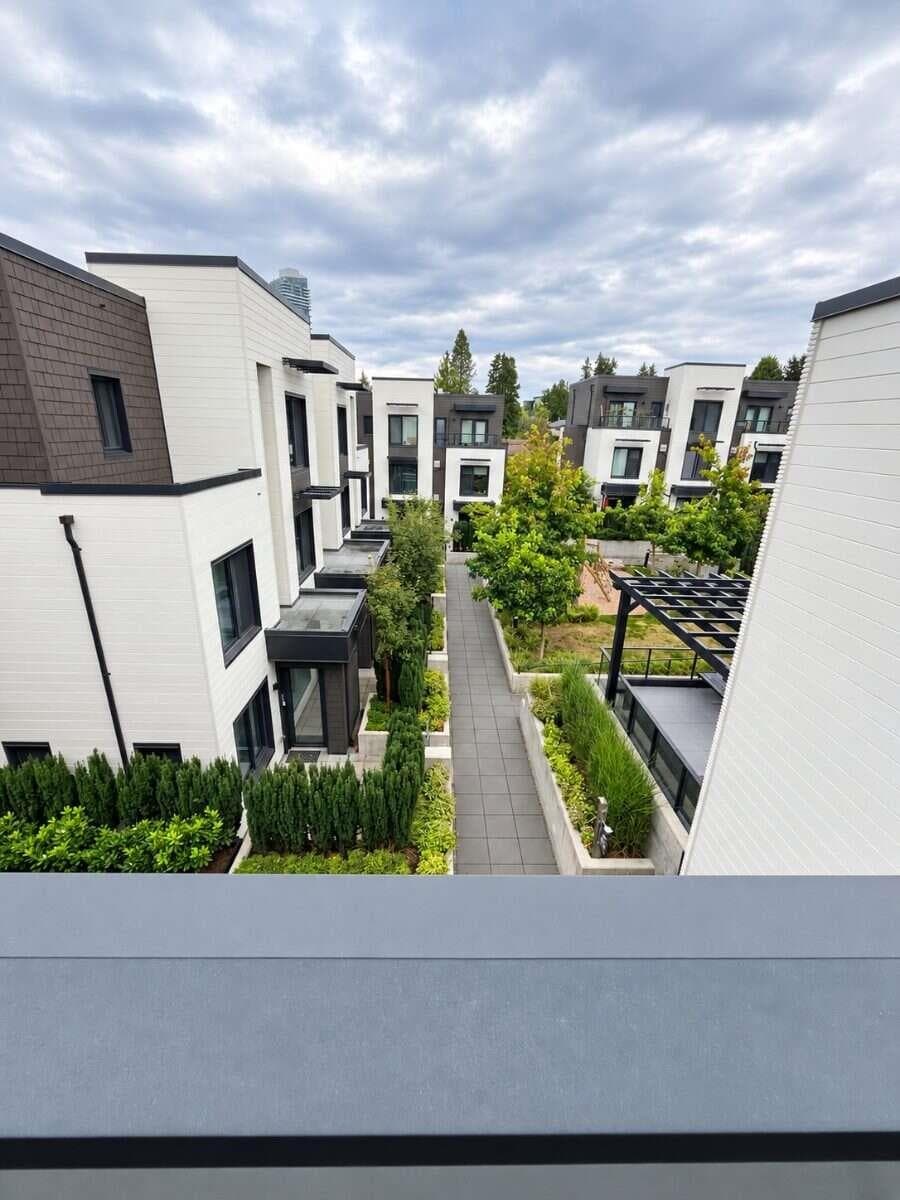 709 - 606 Foster Avenue, Coquitlam, V6J 0L5 — photo 2