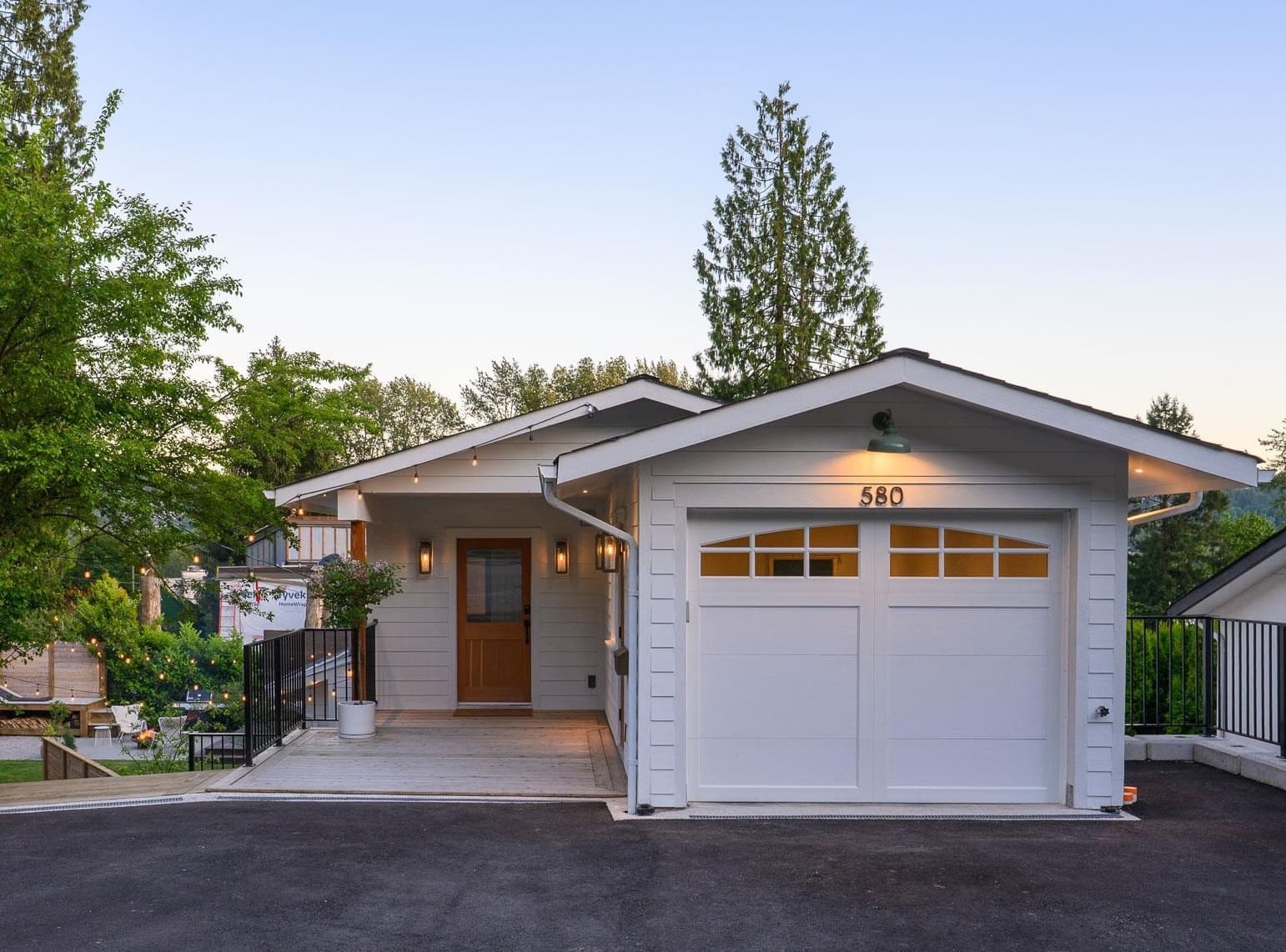 580 Ioco Road, Port Moody, V3H 2W2 — photo 2