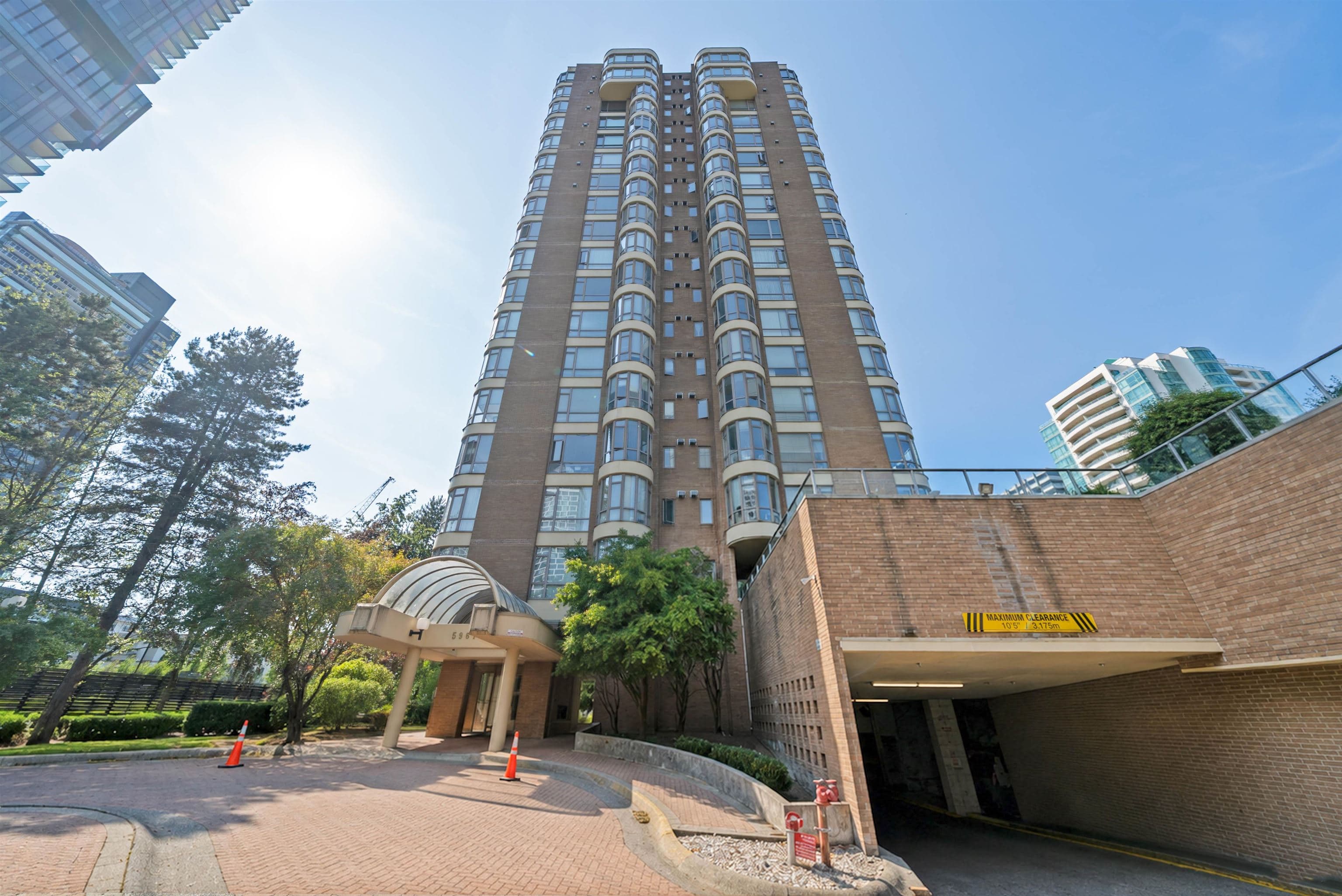 700 - 5967 Wilson Avenue, Burnaby, V5H 4N9 — photo 2