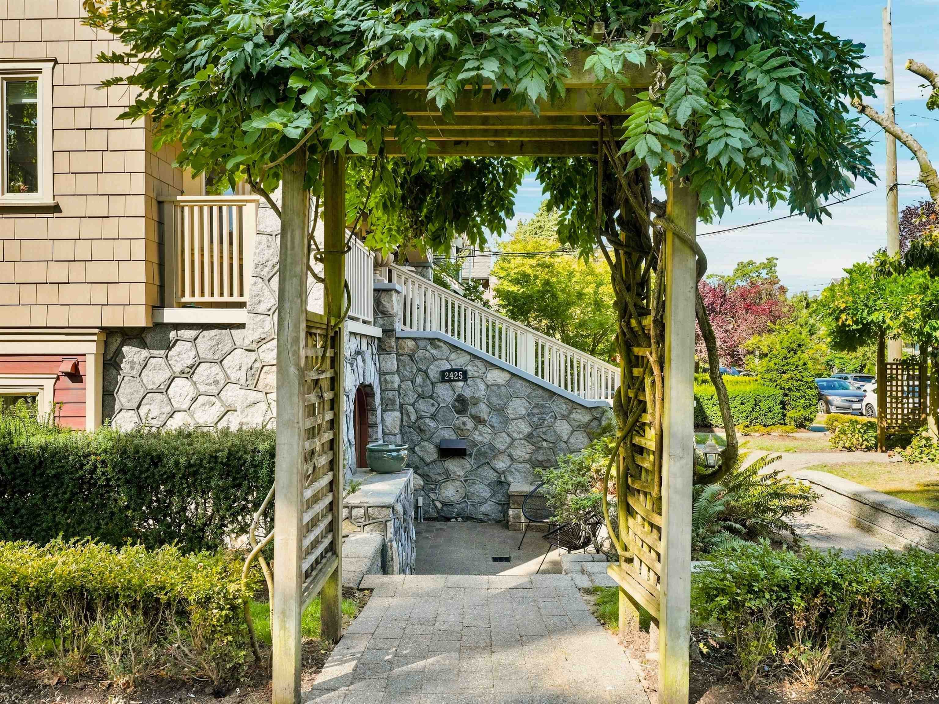 2425 Larch Street, Vancouver, V6K 0A3 — photo 2