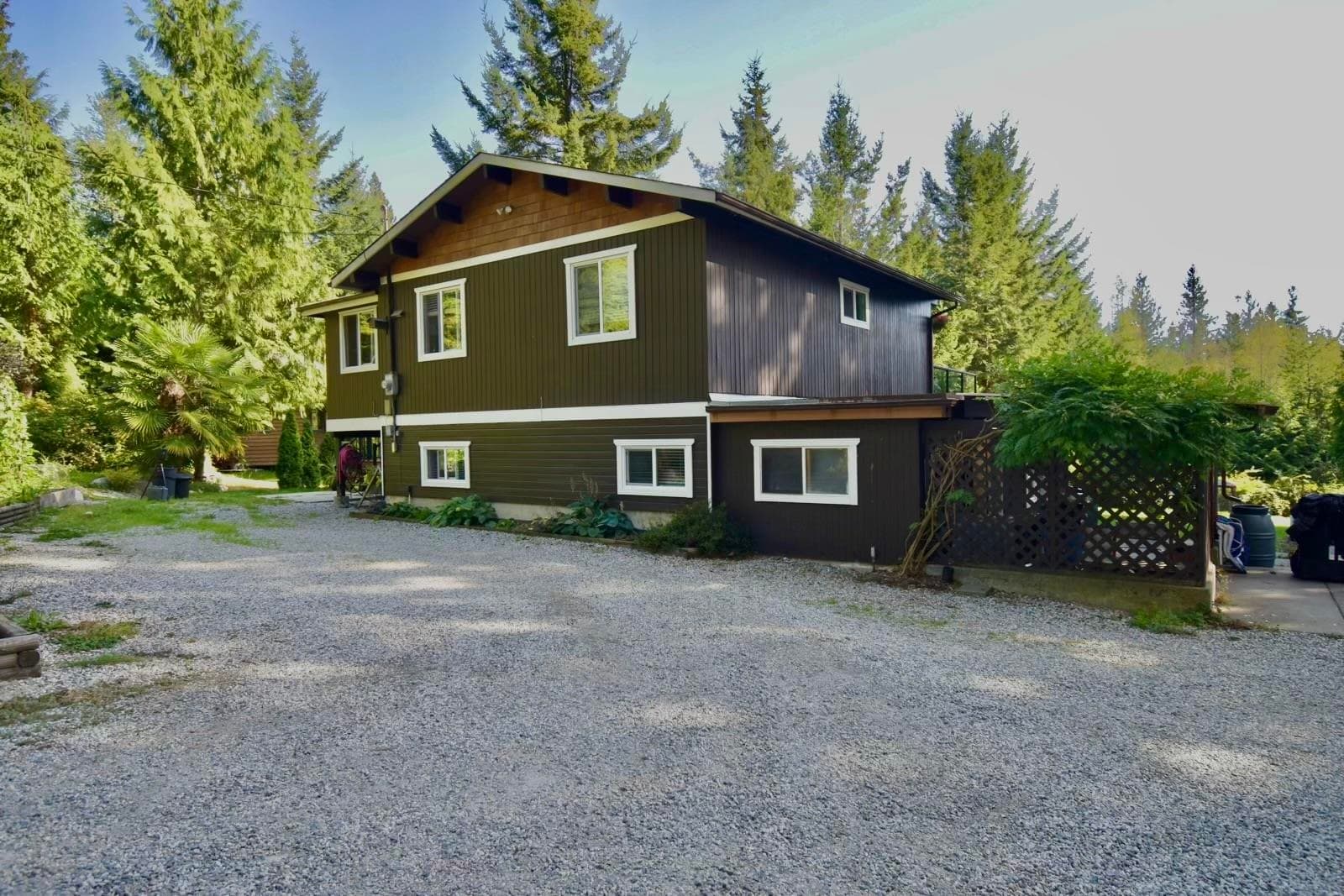 2703 Robinson Road, Roberts Creek, V0N 2W4 — photo 2