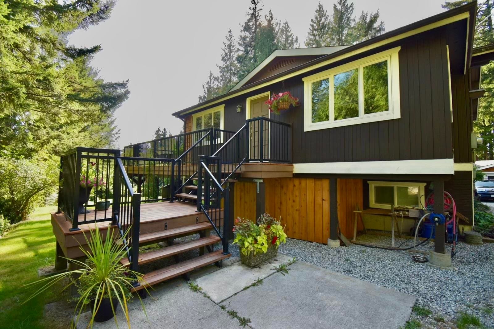 2703 Robinson Road, Roberts Creek, V0N 2W4 — photo 1