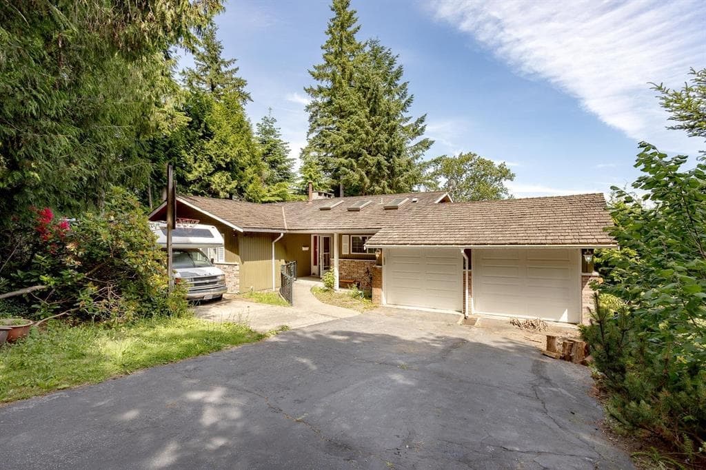 1890 Charles Street, Port Moody, V3H 2M3 — photo 3