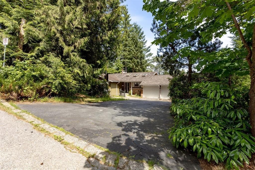 1890 Charles Street, Port Moody, V3H 2M3 — photo 4