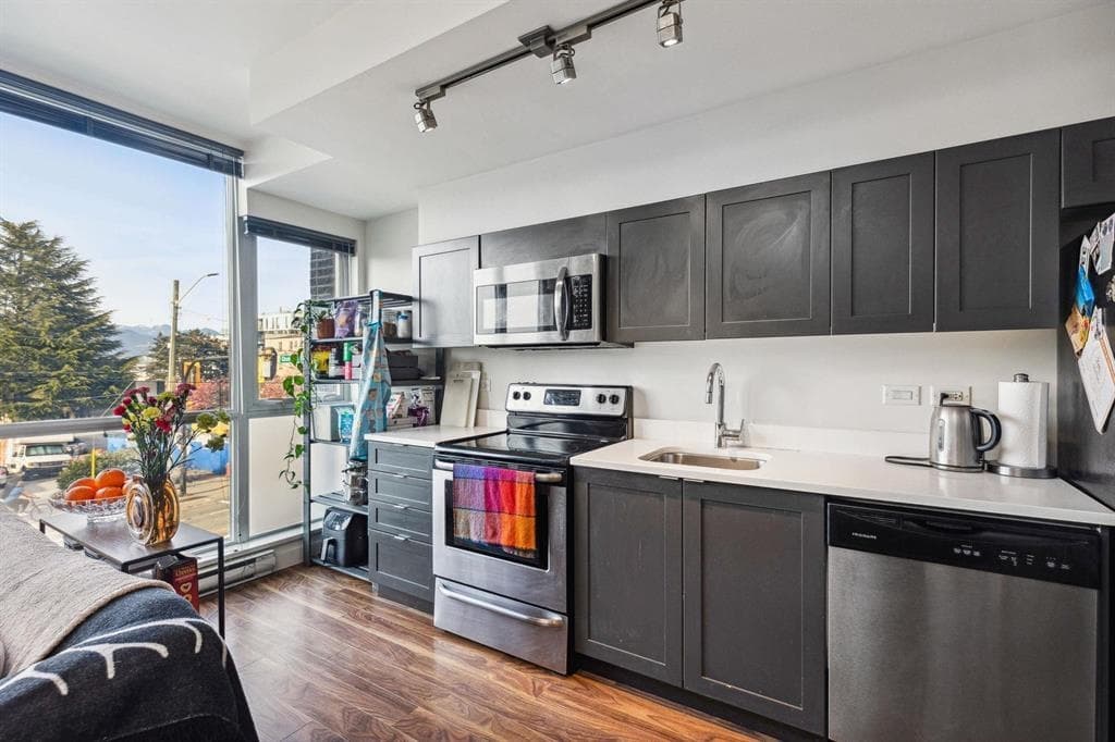 213 - 2511 Quebec Street, Vancouver, V5T 0B6 — photo 2