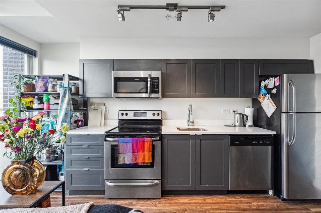 213 - 2511 Quebec Street, Vancouver