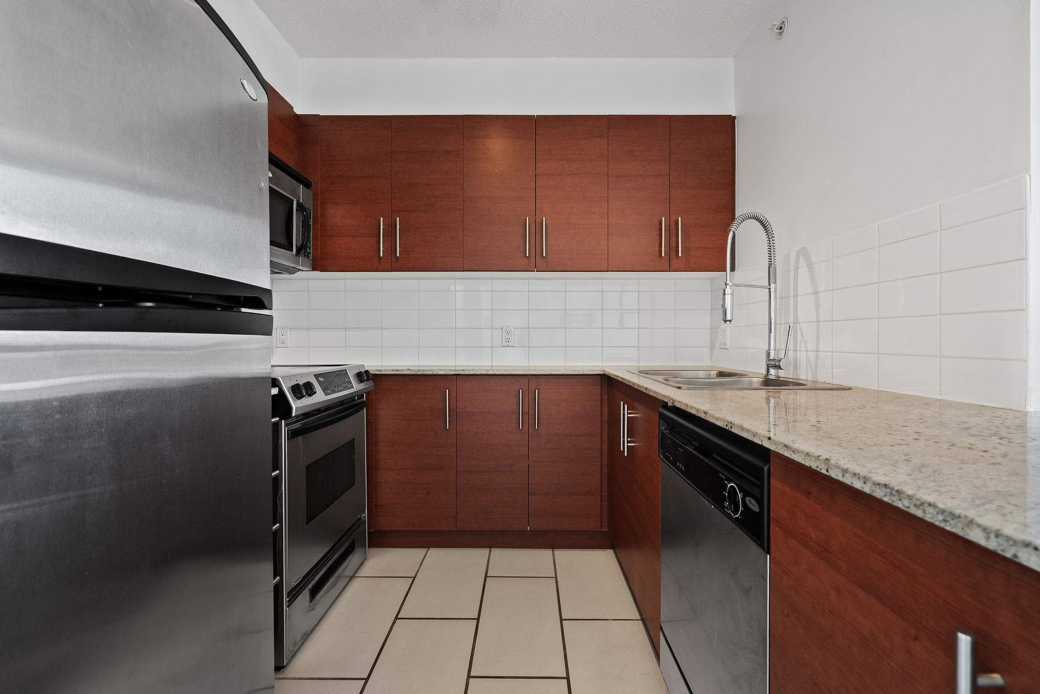 1203 - 814 Royal Avenue, New Westminster, V3M 1J9 — photo 5