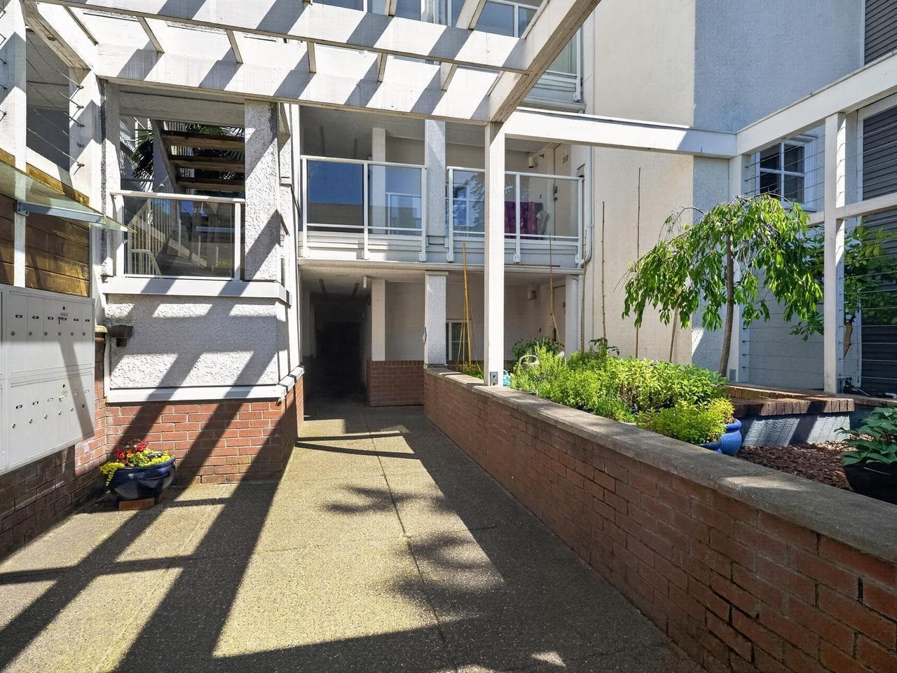 2175 W 3rd Avenue, Vancouver, V6K 1L2 — photo 4