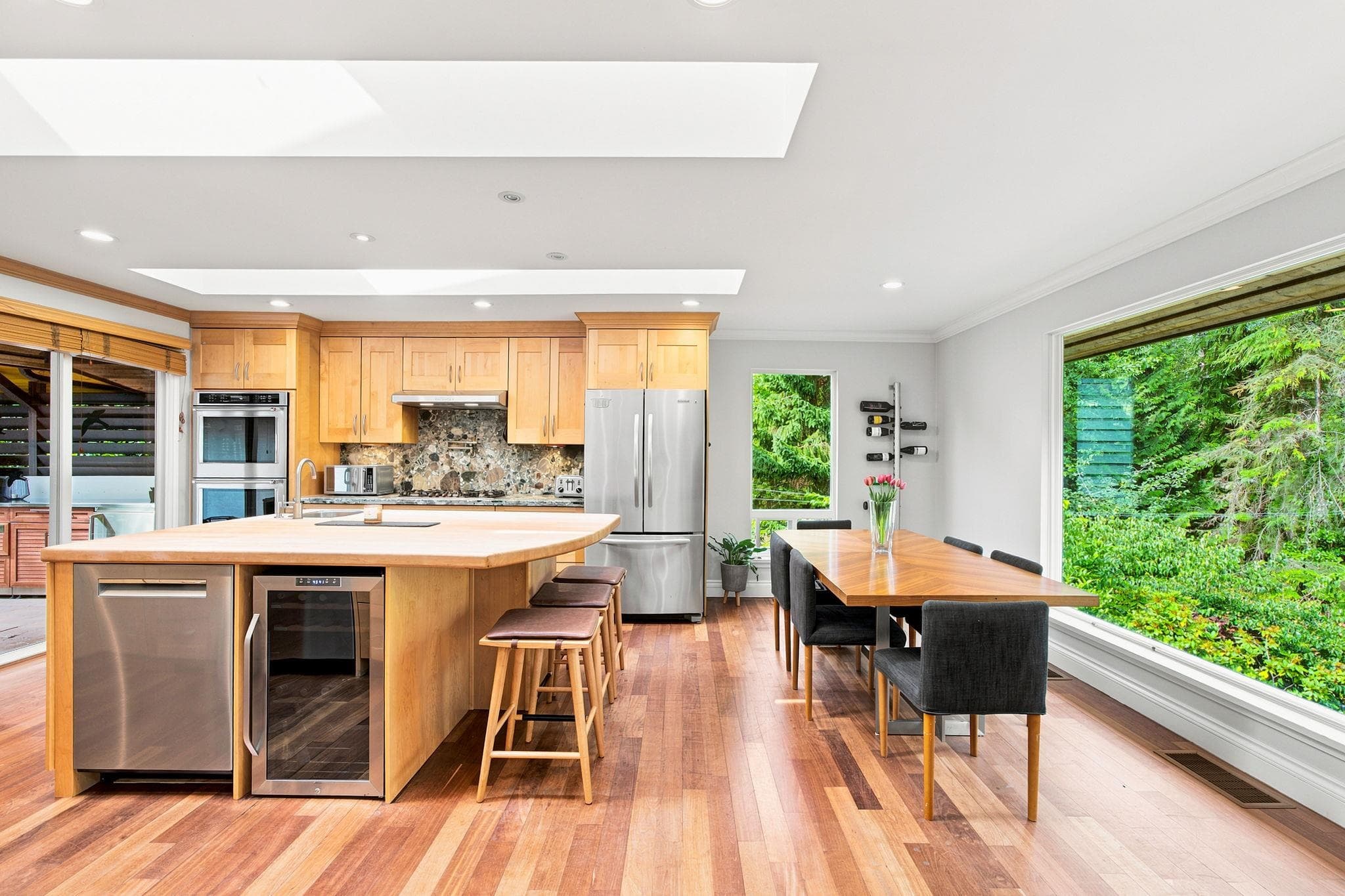 2360 Mackay Avenue, North Vancouver, V7P 2M9 — photo 2