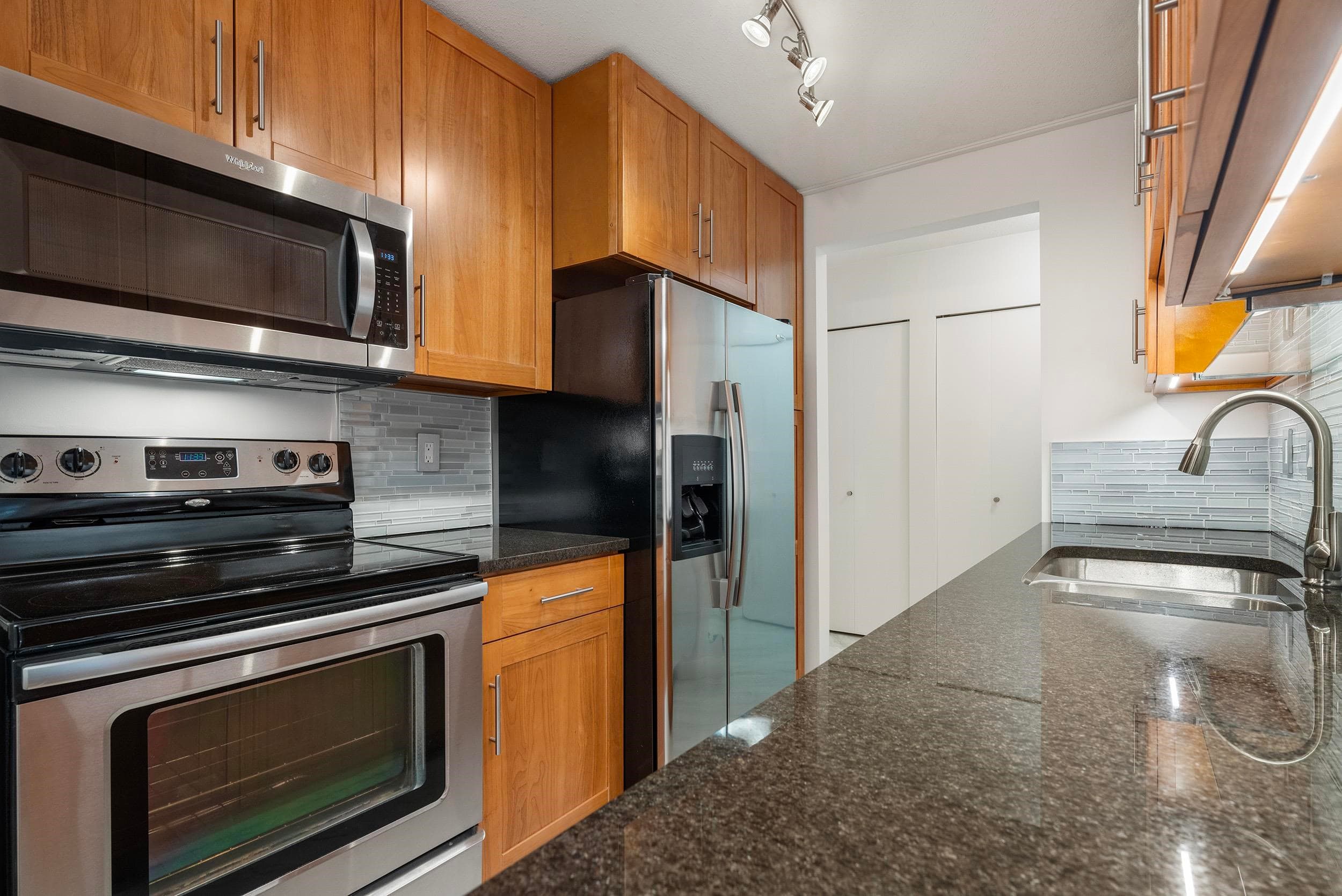 101 - 2245 Wilson Avenue, Port Coquitlam, V3C 1Z4 — photo 2