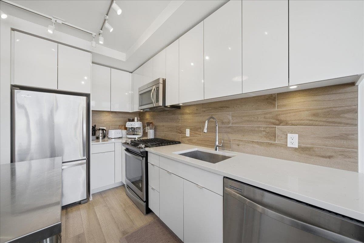 802 - 200 Nelson's Crescent, New Westminster, V3L 0H4 — photo 5
