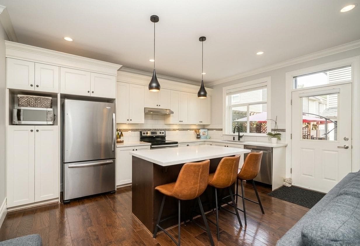 19299 69a Avenue, Surrey, V4N 6K5 — photo 2