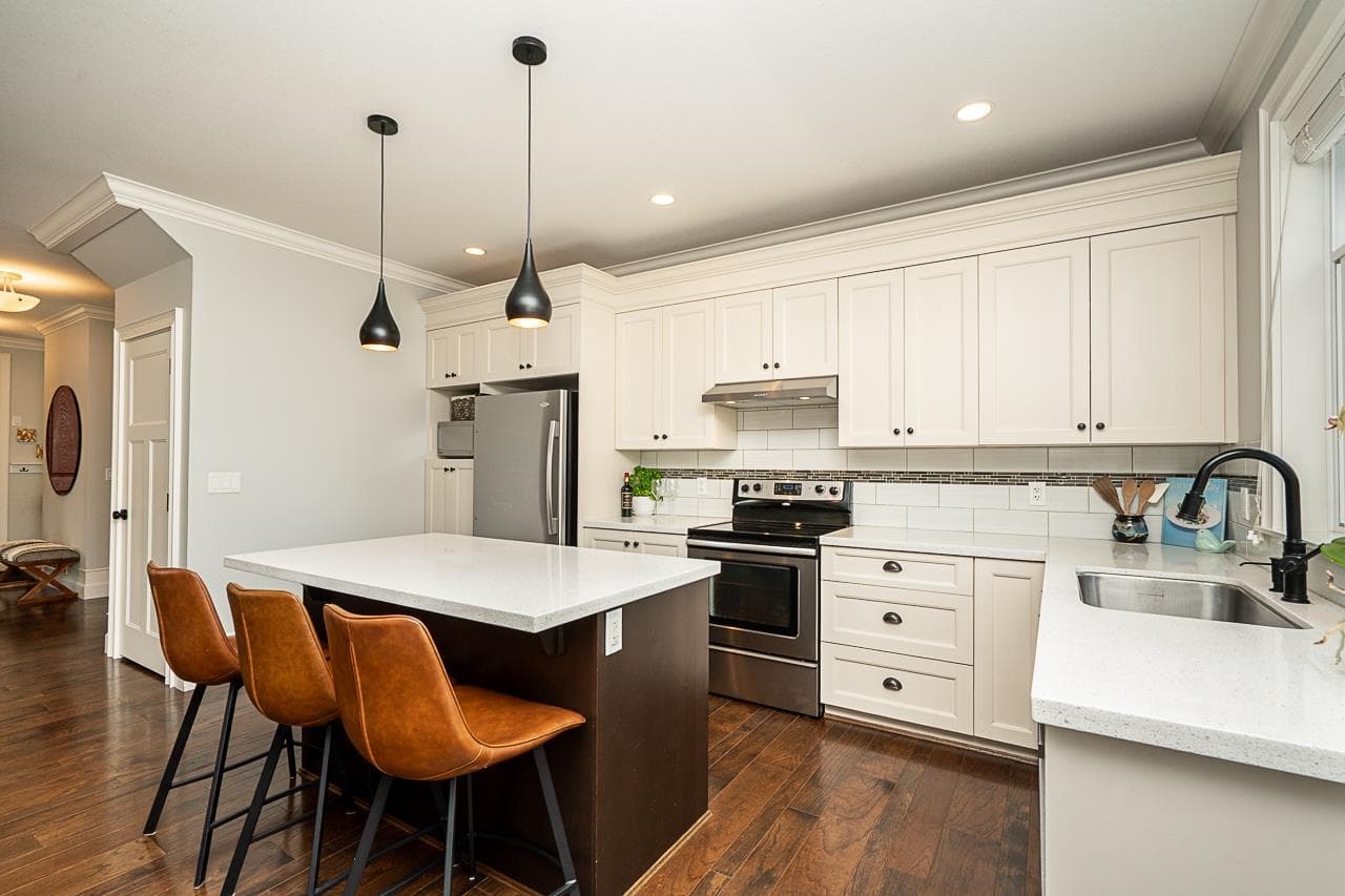 19299 69a Avenue, Surrey, V4N 6K5 — photo 5