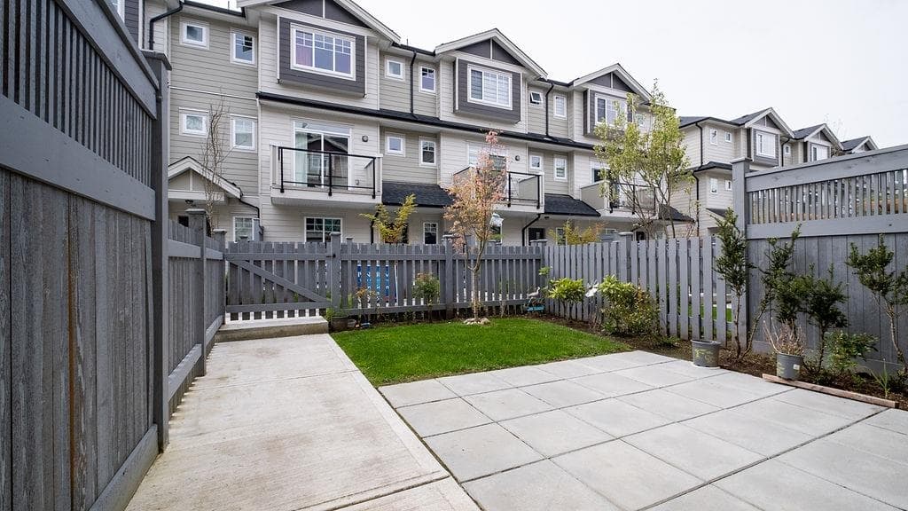 122 - 13898 64 Avenue, Surrey, V3W 1L6 — photo 2