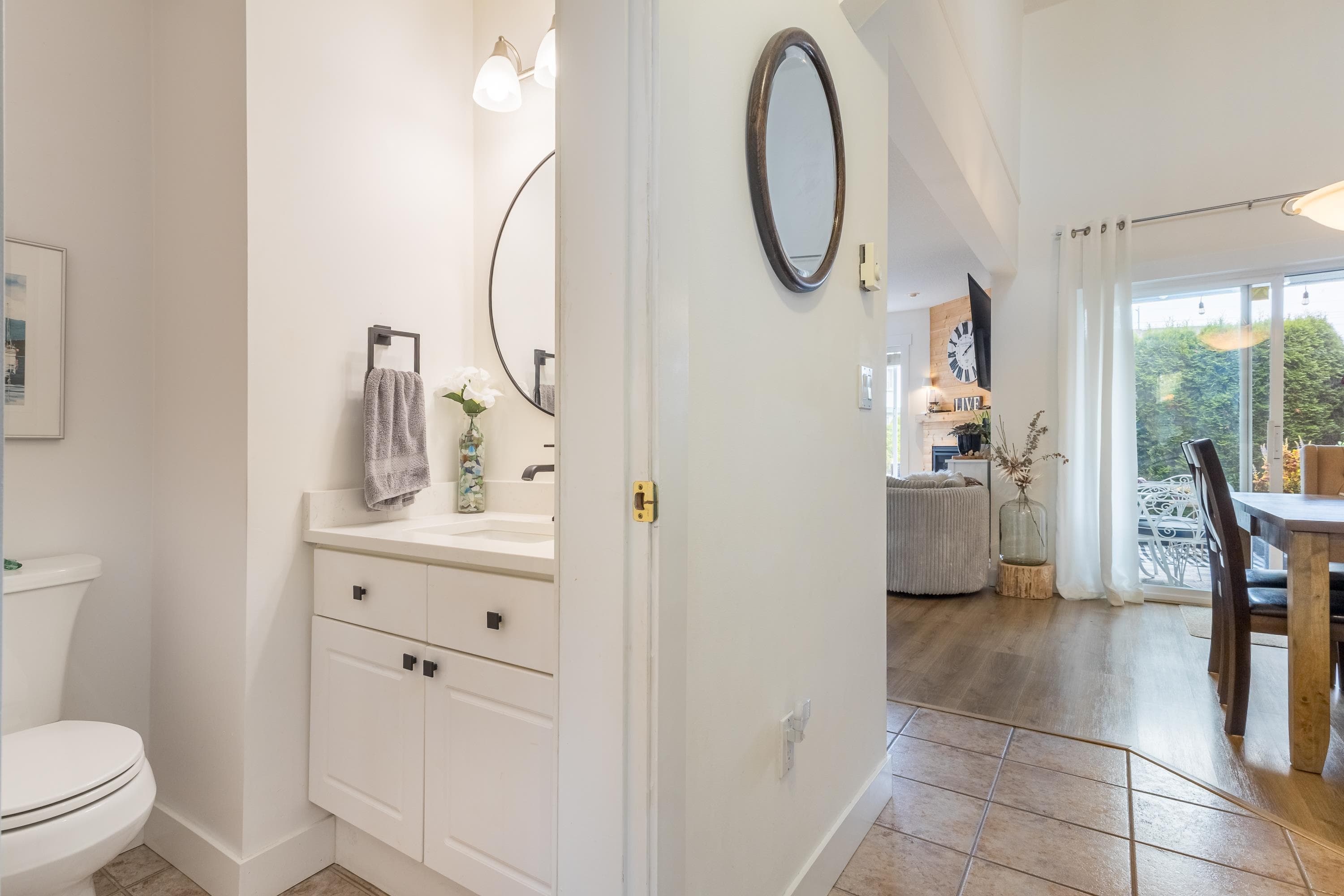 102 - 5711 Ebbtide Street, Sechelt, V7Z 0J5 — photo 5