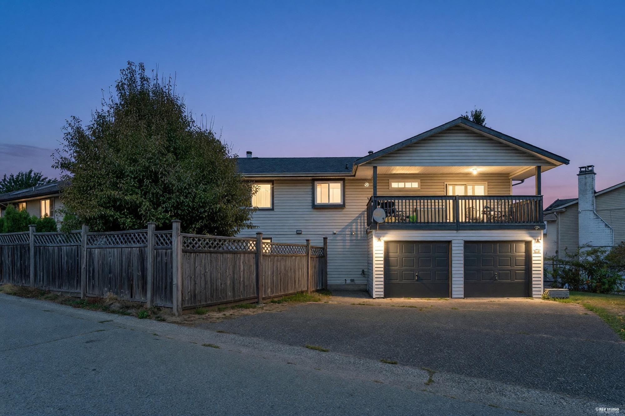 8020 Dominion Place, Surrey, V3W 6B2 — photo 2