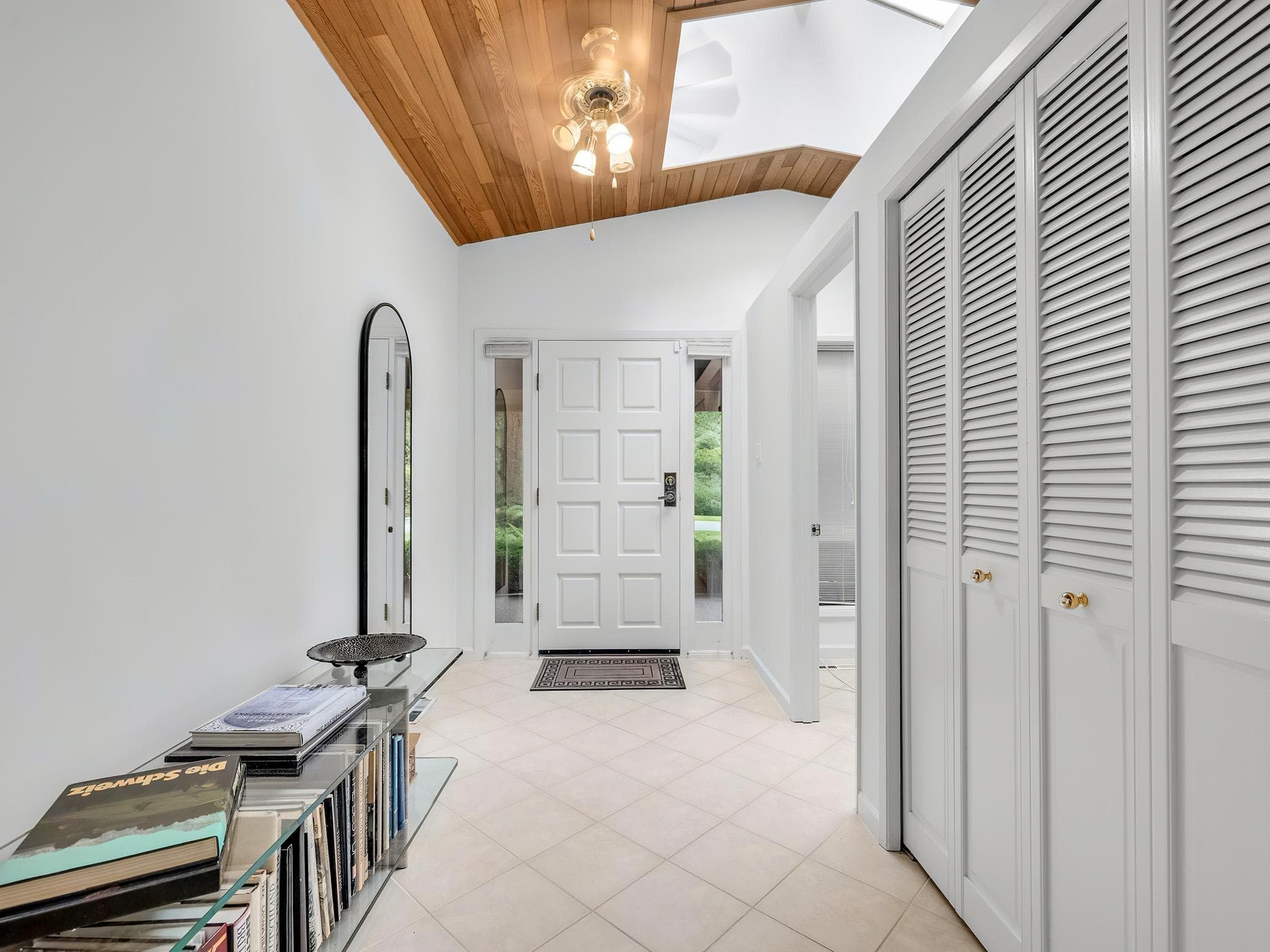 2910 Chantrell Place, Surrey, V4A 4A5 — photo 3