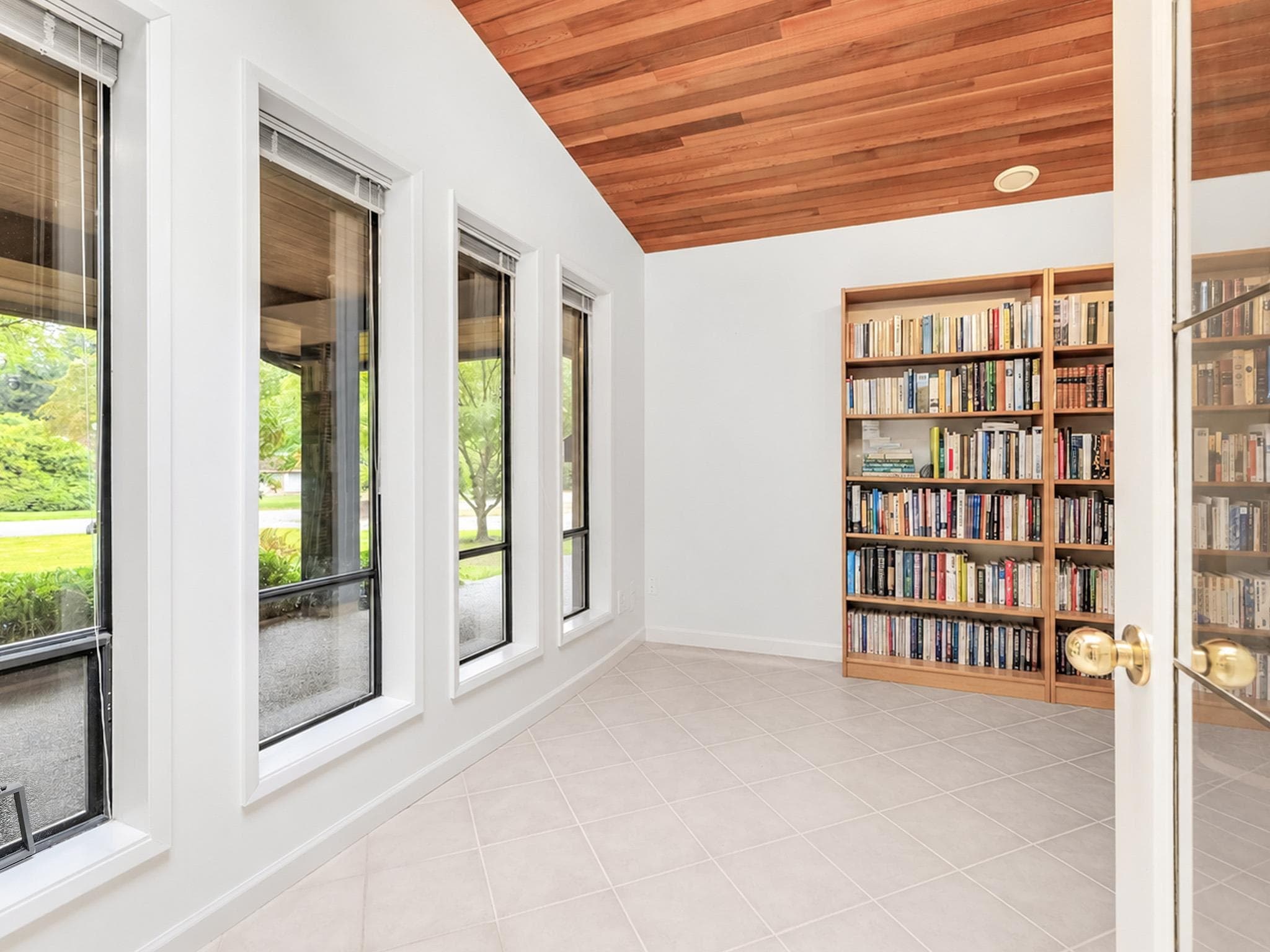 2910 Chantrell Place, Surrey, V4A 4A5 — photo 4
