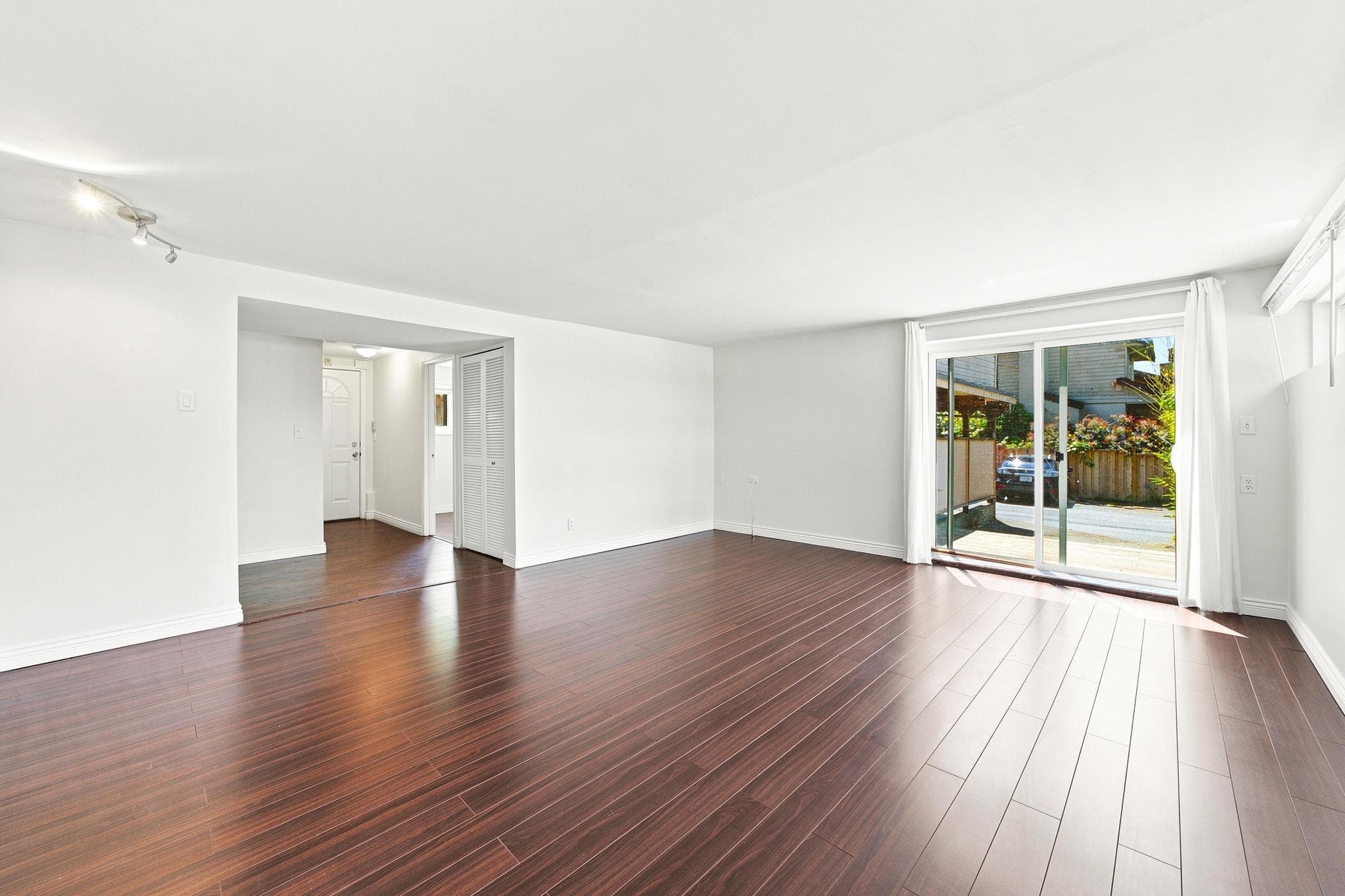 338 St. Georges Avenue, North Vancouver, V7L 3G9 — photo 4