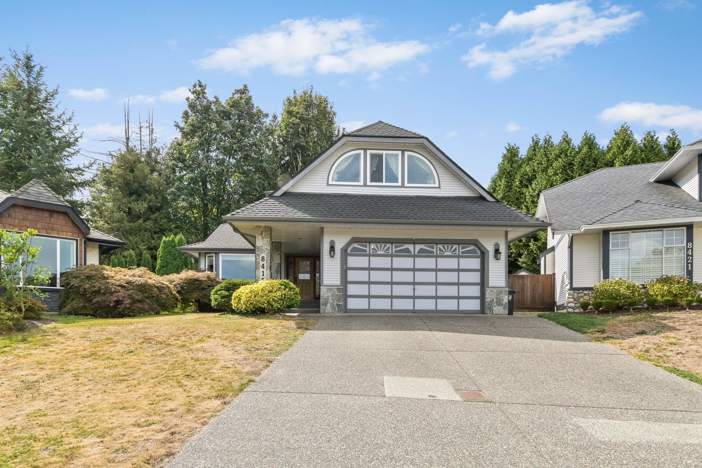 8415 214 Street, Langley, V1M 2J2 — photo 1
