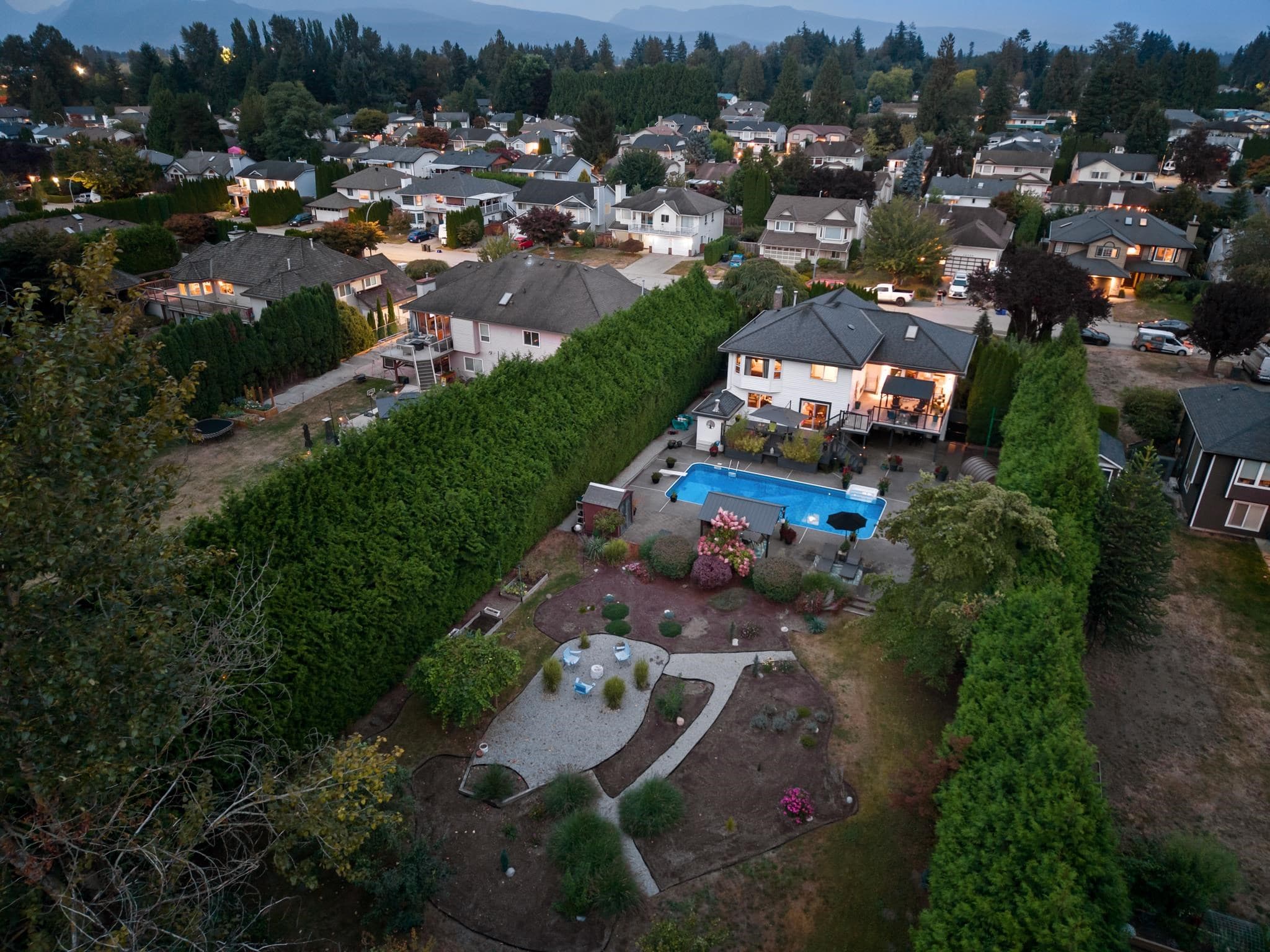 12359 188 Street, Pitt Meadows, V3Y 2G8 — photo 1