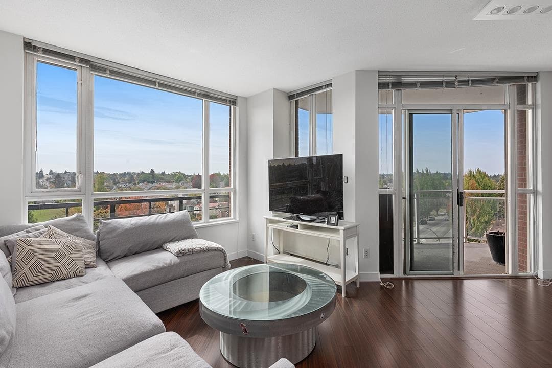 623 - 4078 Knight Street, Vancouver, V5N 5Y9 — photo 1