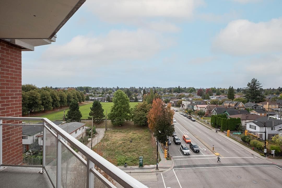 623 - 4078 Knight Street, Vancouver, V5N 5Y9 — photo 4