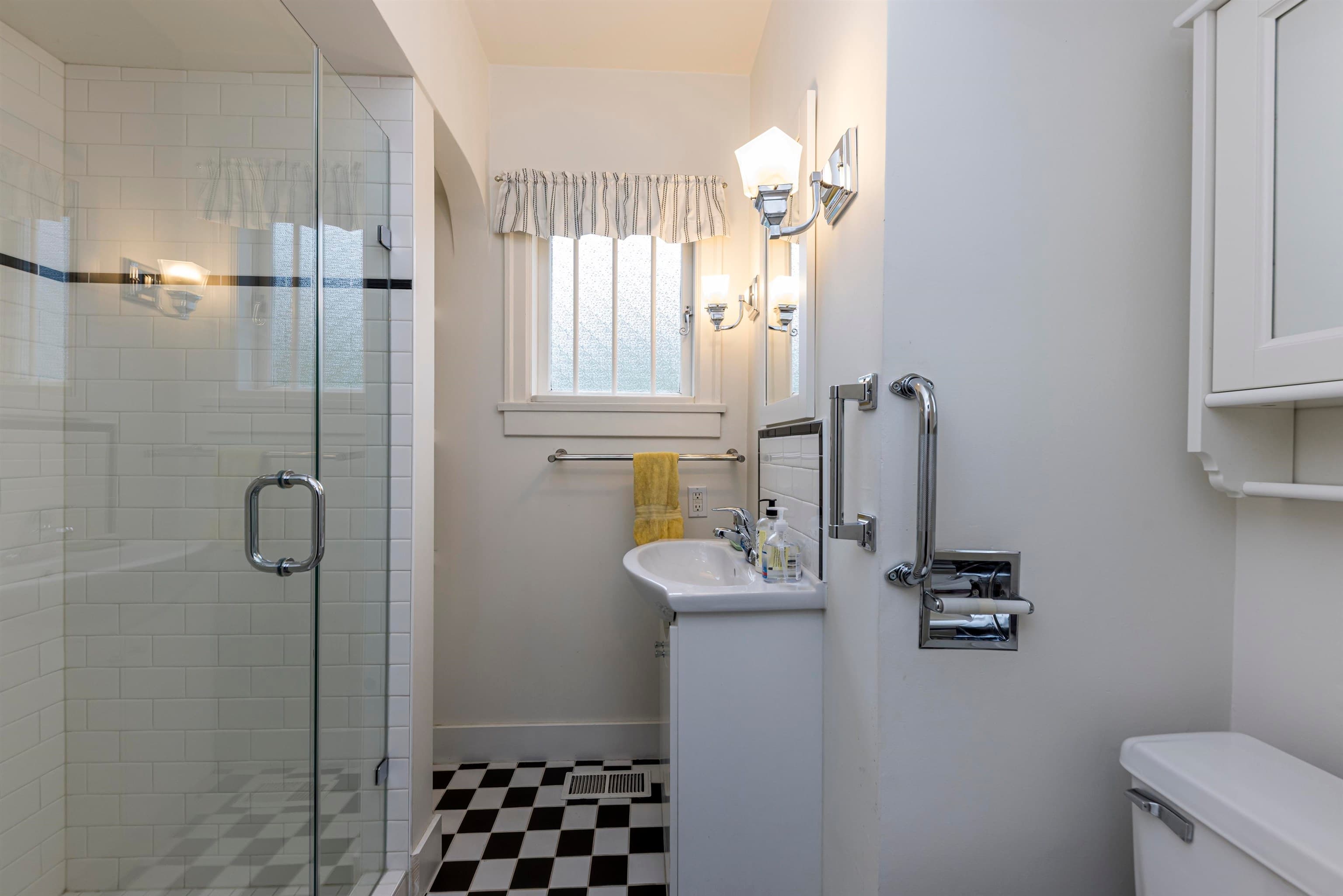 1848 Duchess Avenue, West Vancouver, V7V 1R1 — photo 4