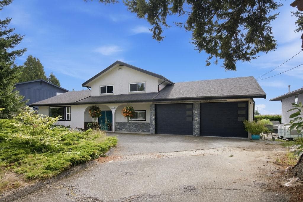 6447 Samron Road, Sechelt, V7Z 0M8 — photo 3