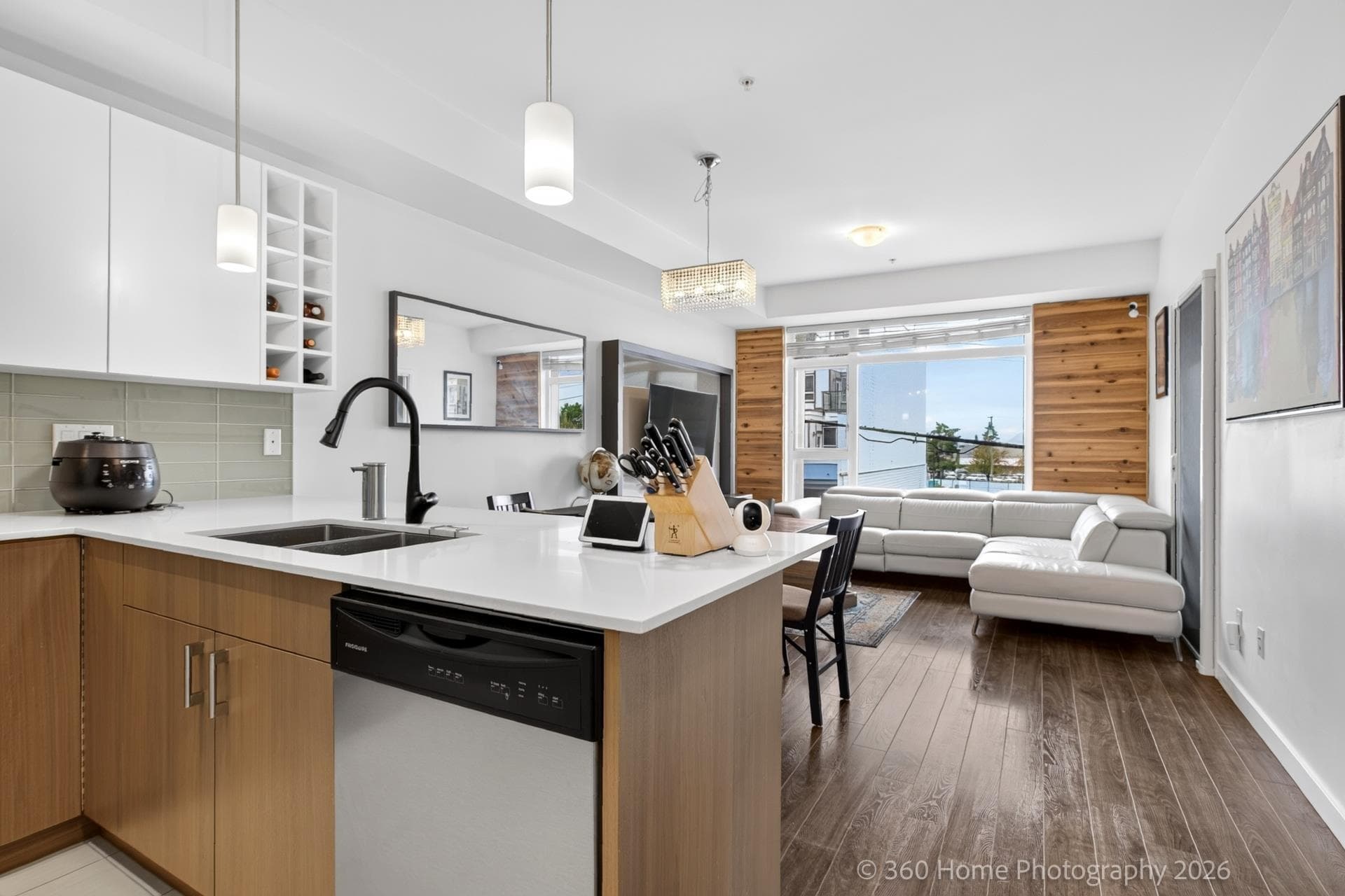 202 - 5288 Grimmer Street, Burnaby, V5H 0C5 — photo 3