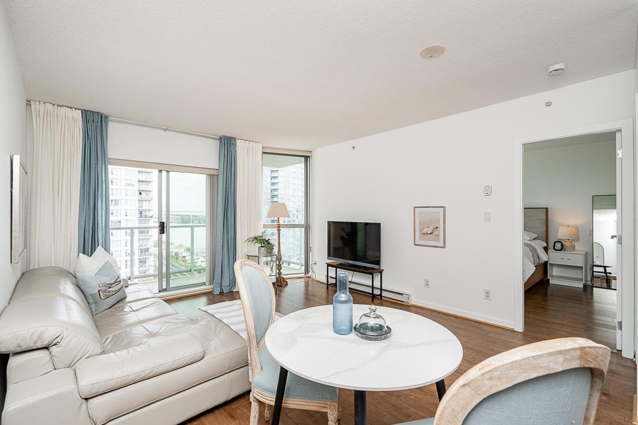 1407 - 14 Begbie Street, New Westminster, V3M 0C4 — photo 1