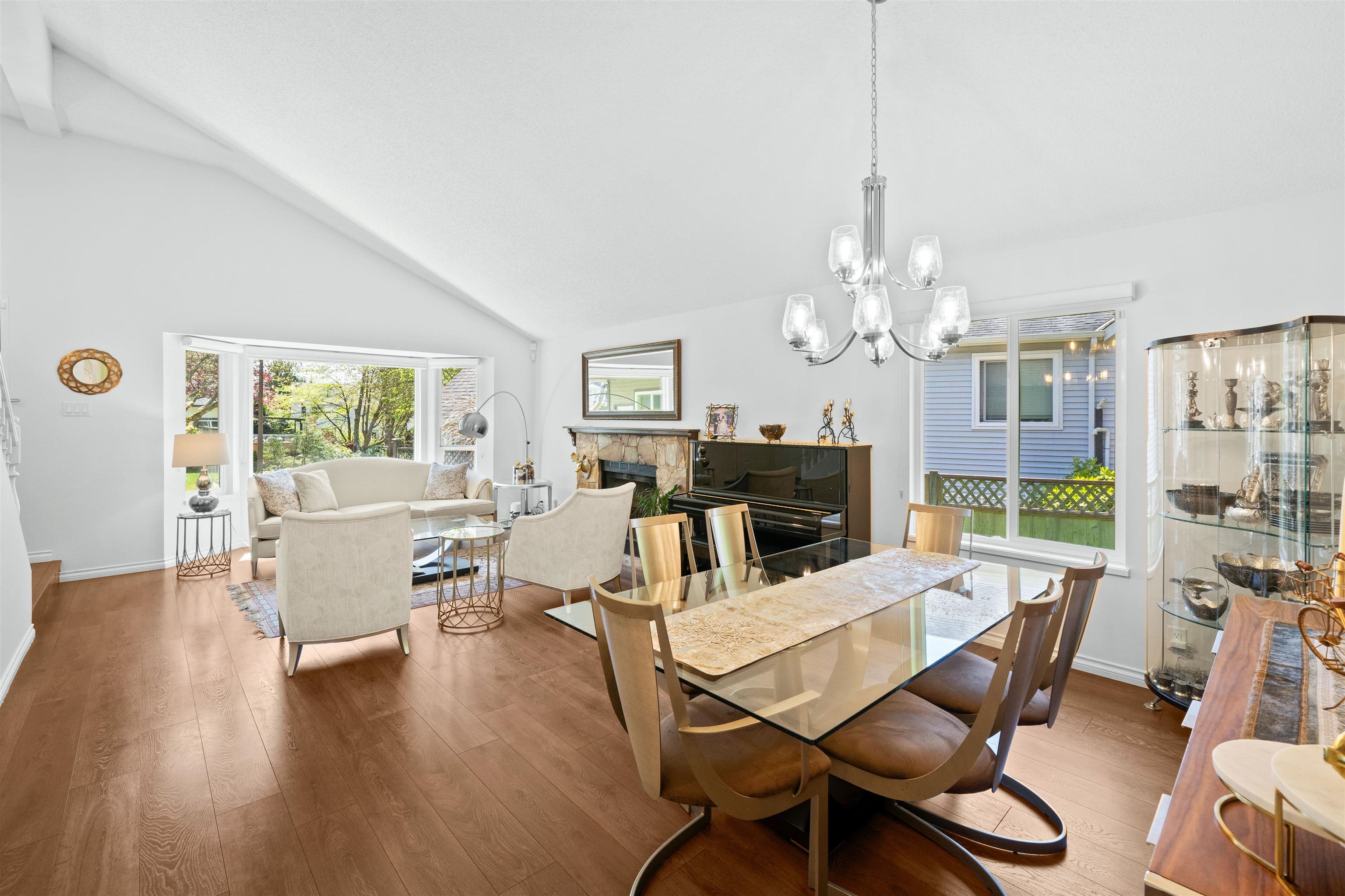 3336 Manning Crescent, North Vancouver, V7H 2R6 — photo 2