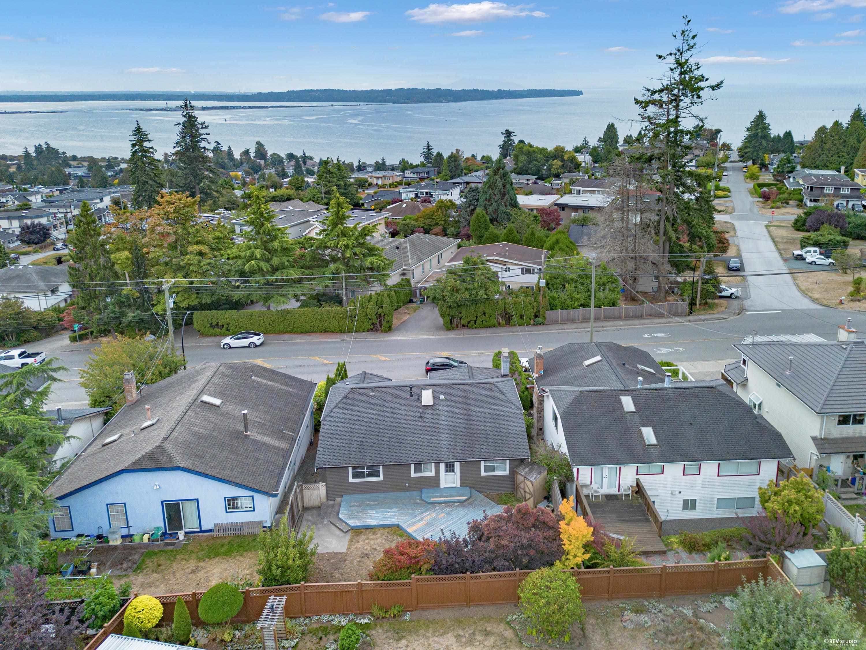 15555 Buena Vista Avenue, White Rock